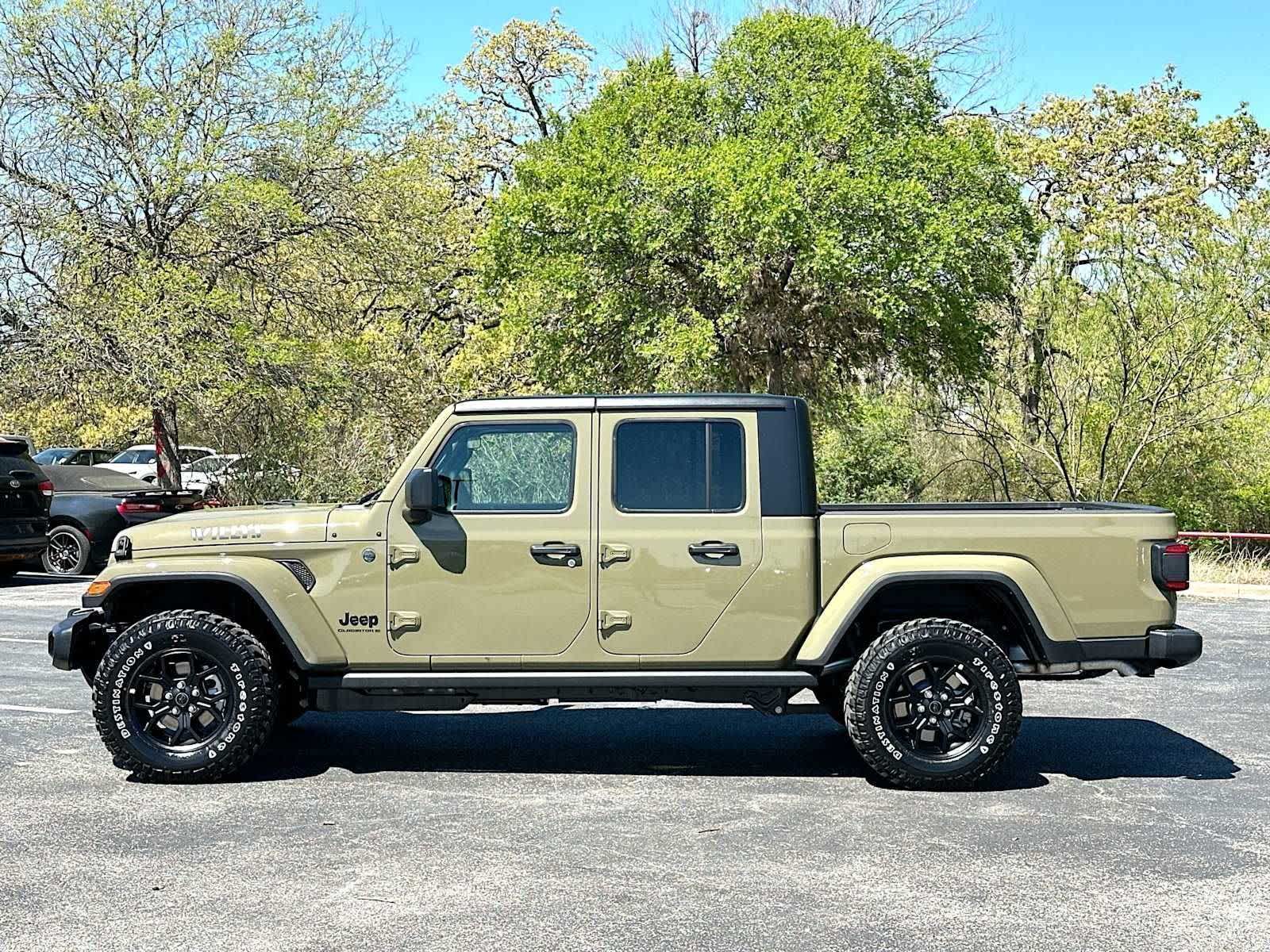 Thumbnail: 2026 Jeep Gladiator - 12