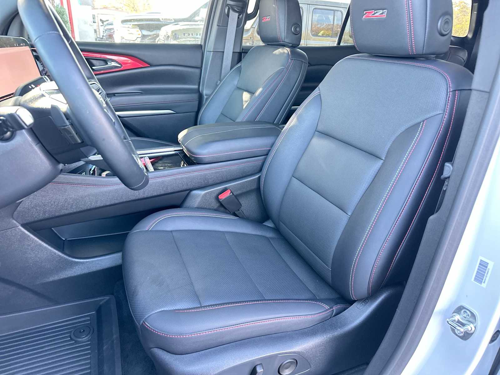 Thumbnail: 2025 Chevrolet Traverse - 17