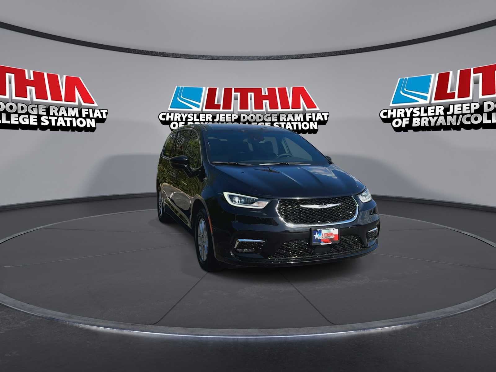 Thumbnail: 2026 Chrysler Pacifica - 2