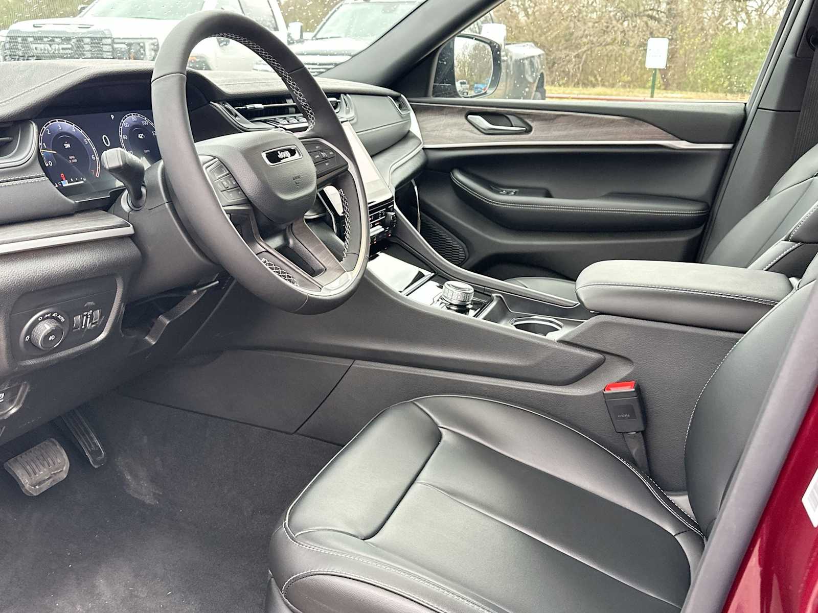 Thumbnail: 2025 Jeep Grand Cherokee - 18