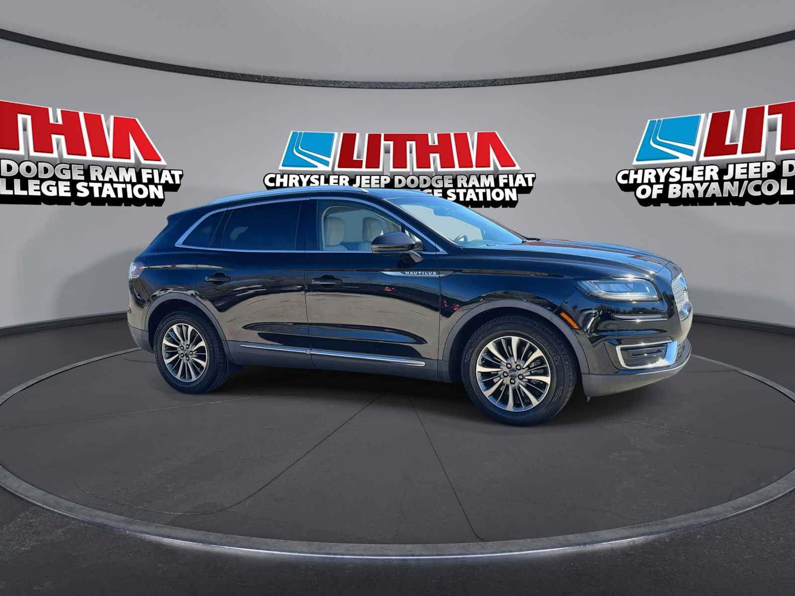 Thumbnail: 2020 Lincoln Nautilus - 9