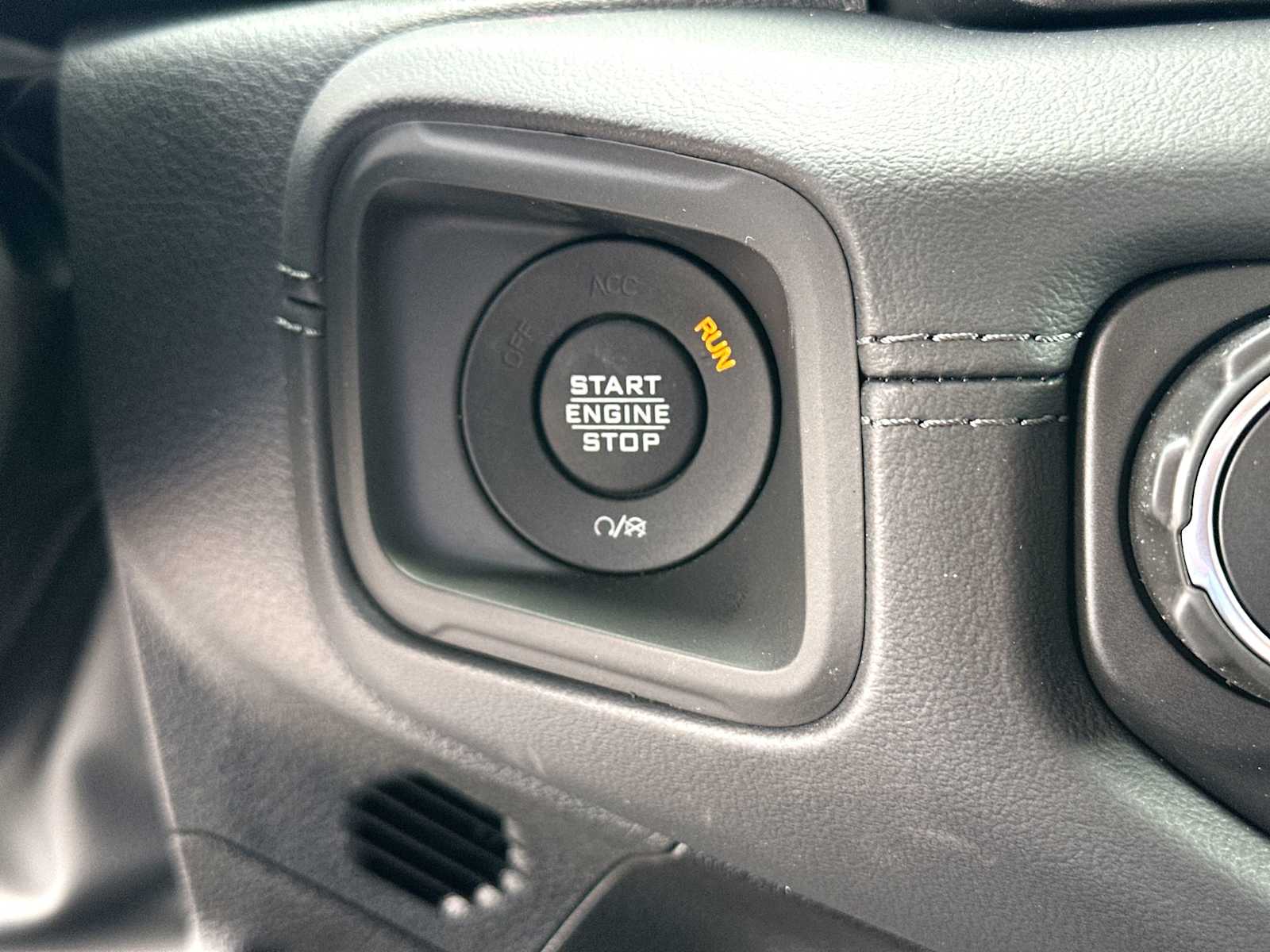 Thumbnail: 2026 Jeep Gladiator - 28