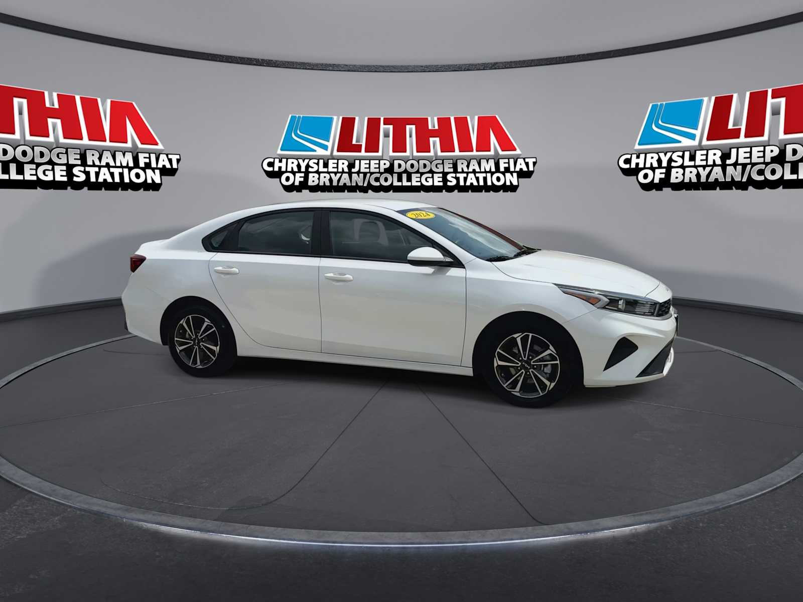 Thumbnail: 2024 Kia Forte - 9