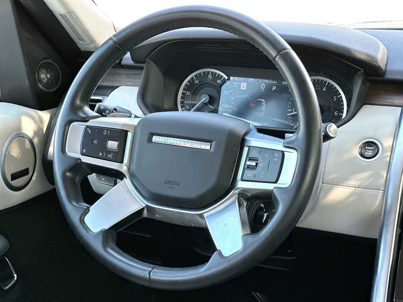 Thumbnail: 2023 Land Rover Discovery - 27