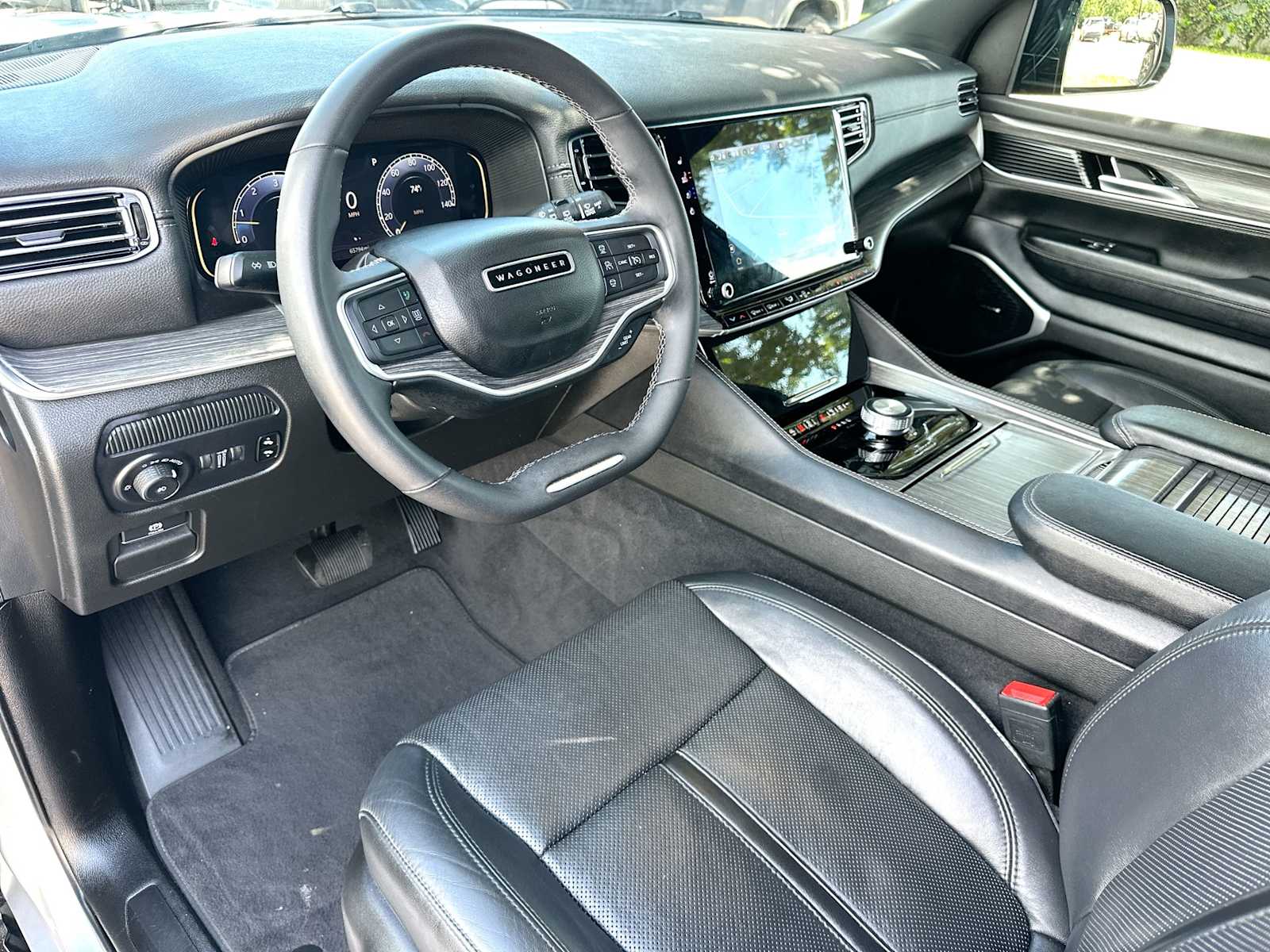 Thumbnail: 2024 Jeep Wagoneer - 18