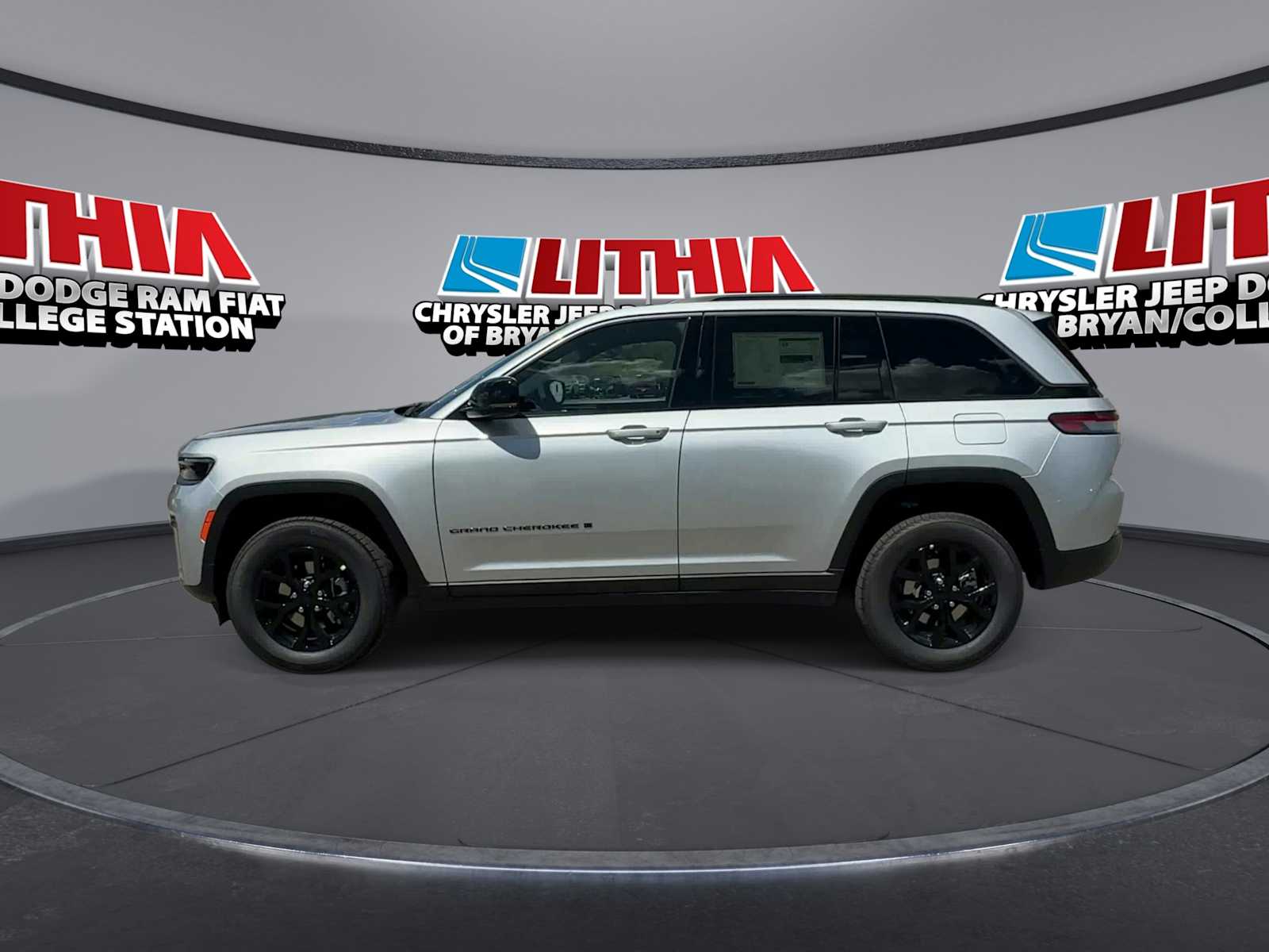 Thumbnail: 2026 Jeep Grand Cherokee - 5