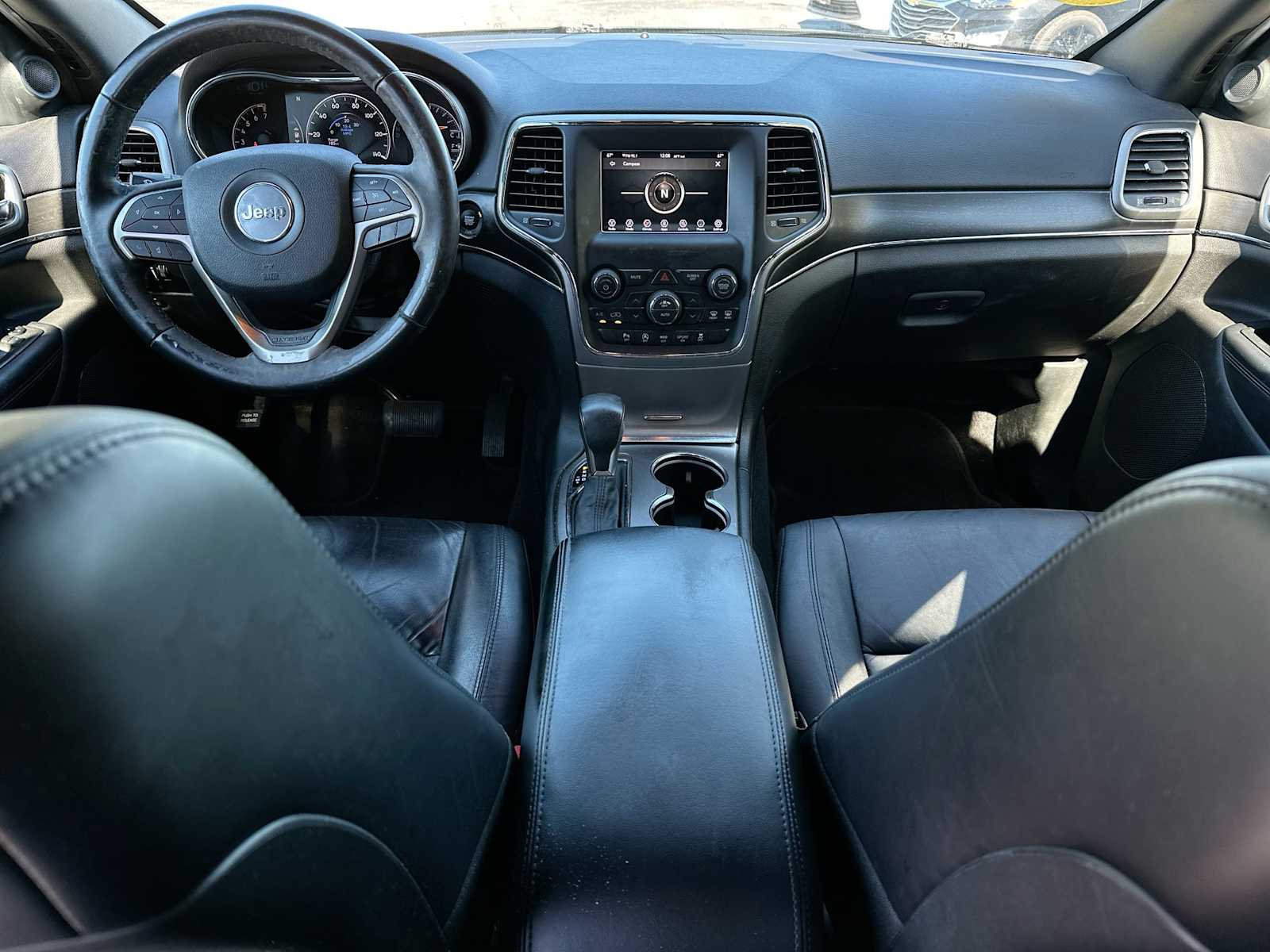 Thumbnail: 2018 Jeep Grand Cherokee - 25