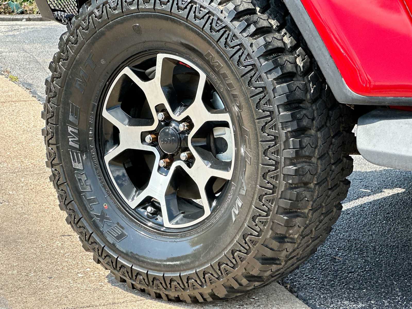 Thumbnail: 2020 Jeep Gladiator - 11