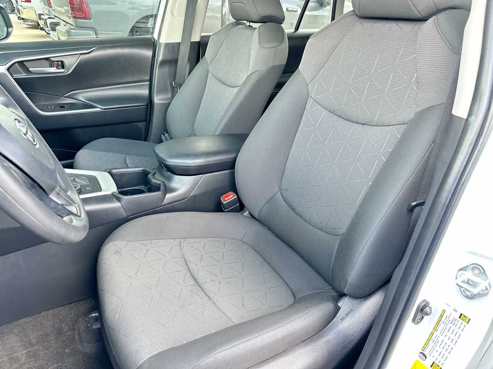 Thumbnail: 2023 Toyota RAV4 - 17