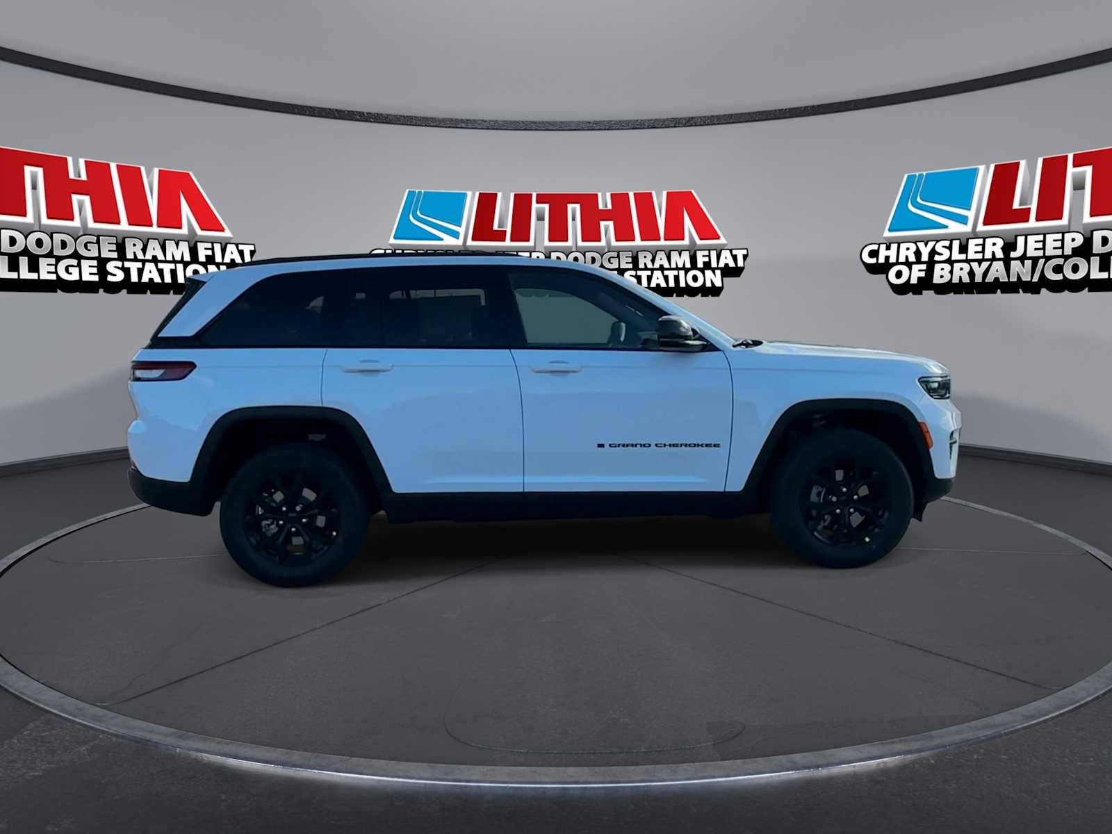 Thumbnail: 2025 Jeep Grand Cherokee - 9