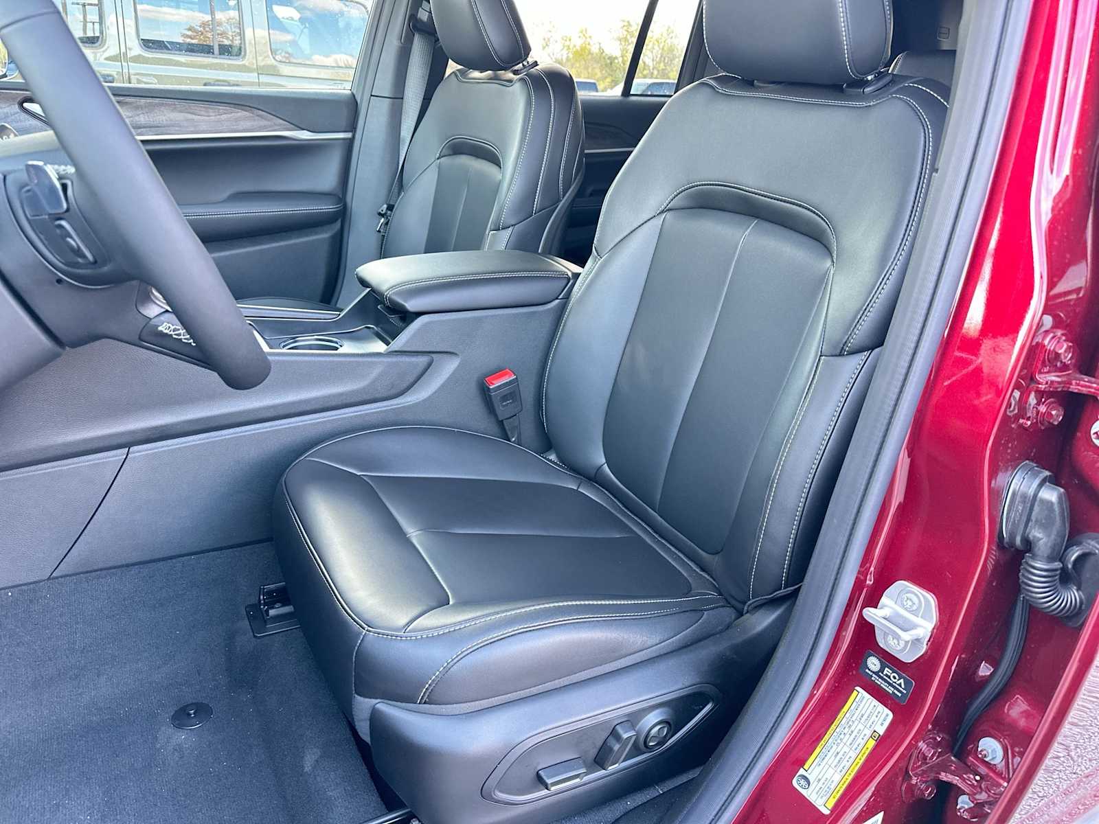 Thumbnail: 2025 Jeep Grand Cherokee - 17