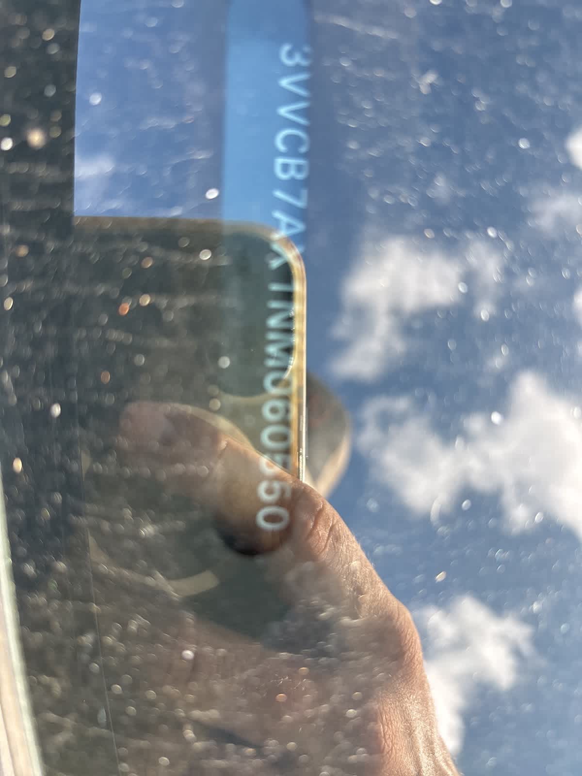 Thumbnail: 2022 Volkswagen Tiguan - 4