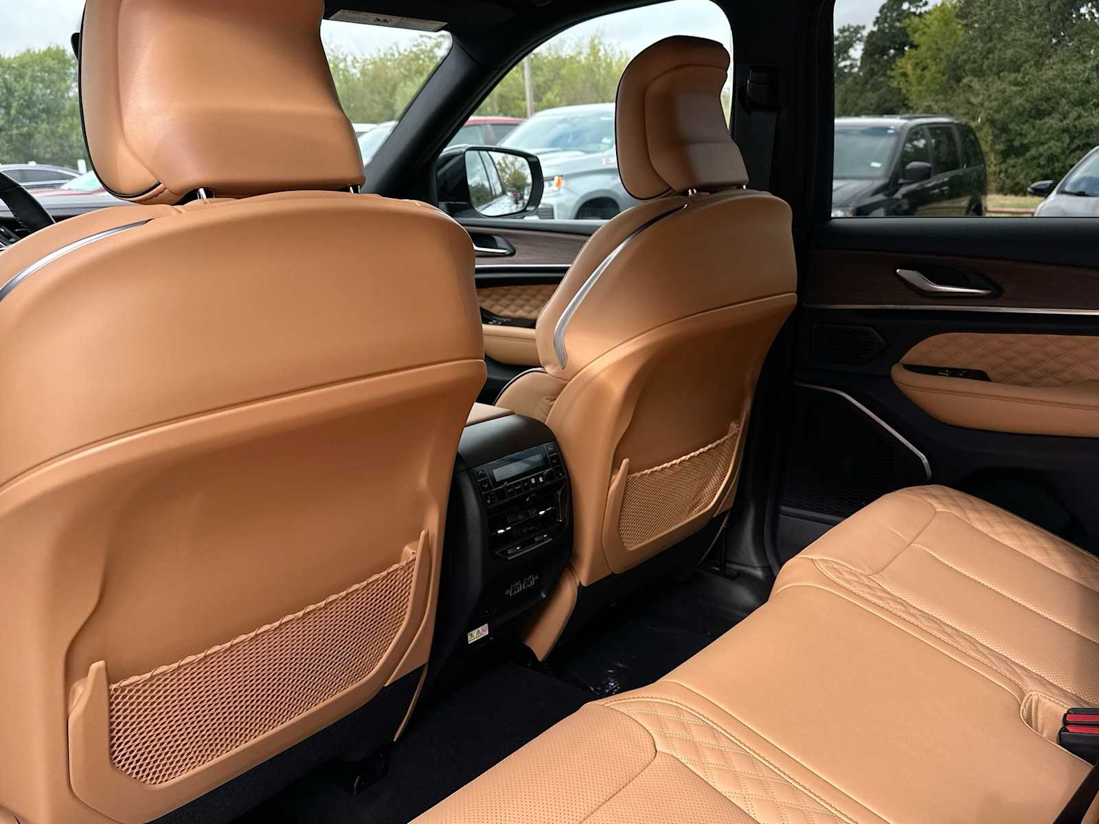 Thumbnail: 2025 Jeep Grand Cherokee - 24