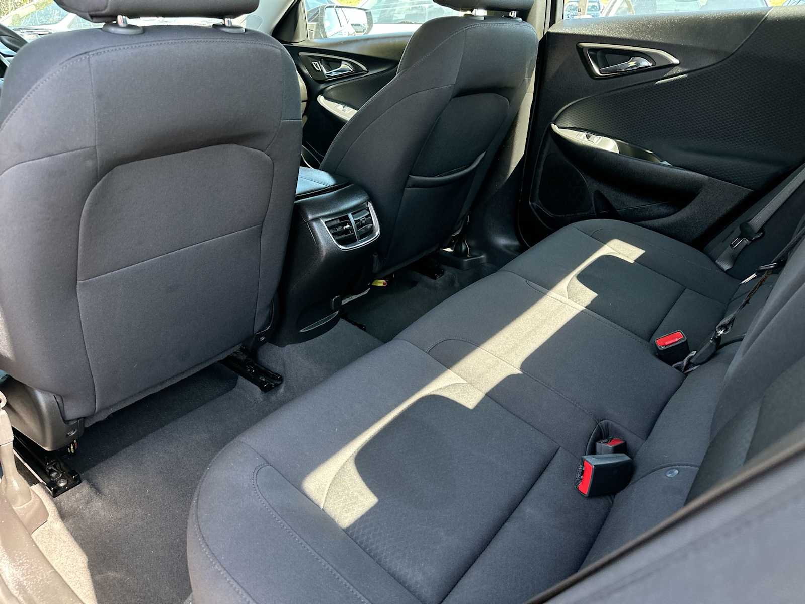 Thumbnail: 2023 Chevrolet Malibu - 24