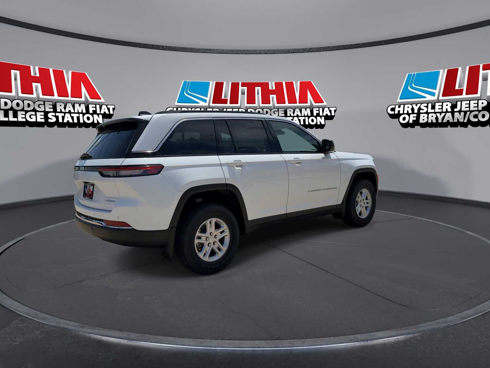 Thumbnail: 2025 Jeep Grand Cherokee - 8