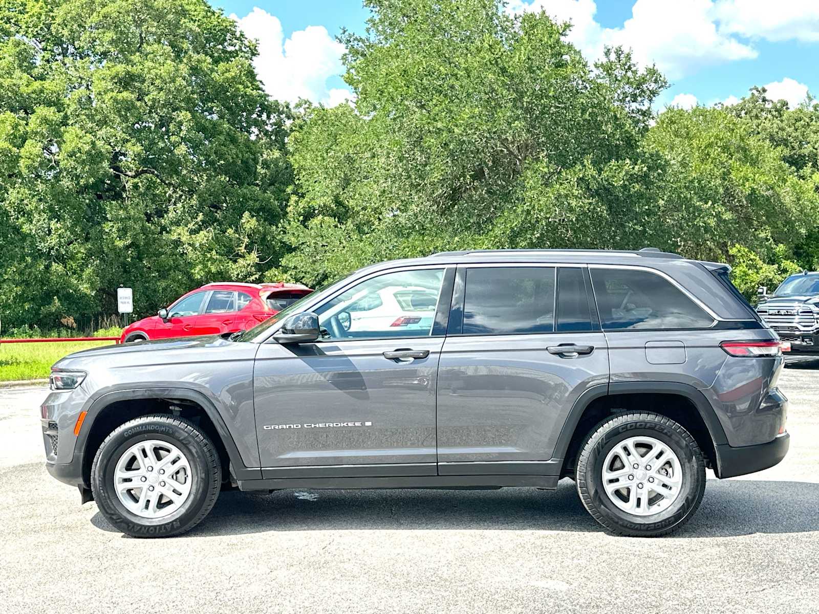 Thumbnail: 2024 Jeep Grand Cherokee - 12