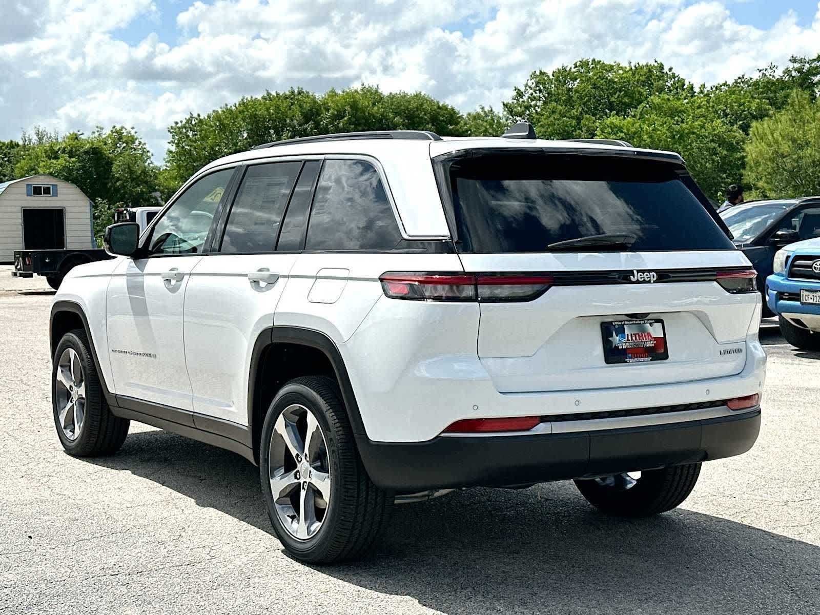 Thumbnail: 2026 Jeep Grand Cherokee - 13