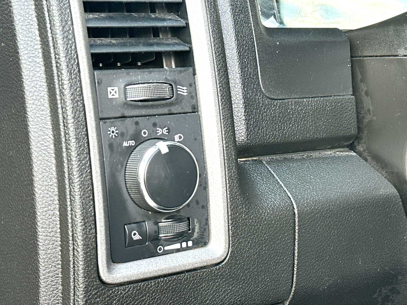 Thumbnail: 2024 RAM 1500 Classic - 26