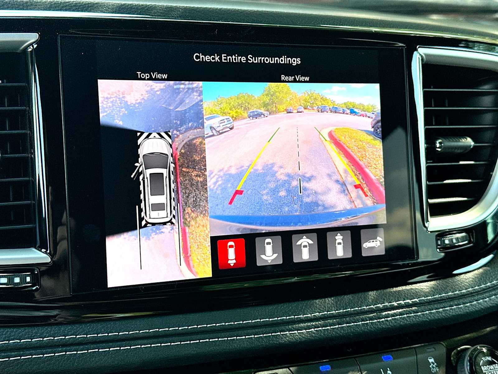 Thumbnail: 2026 Chrysler Pacifica - 20