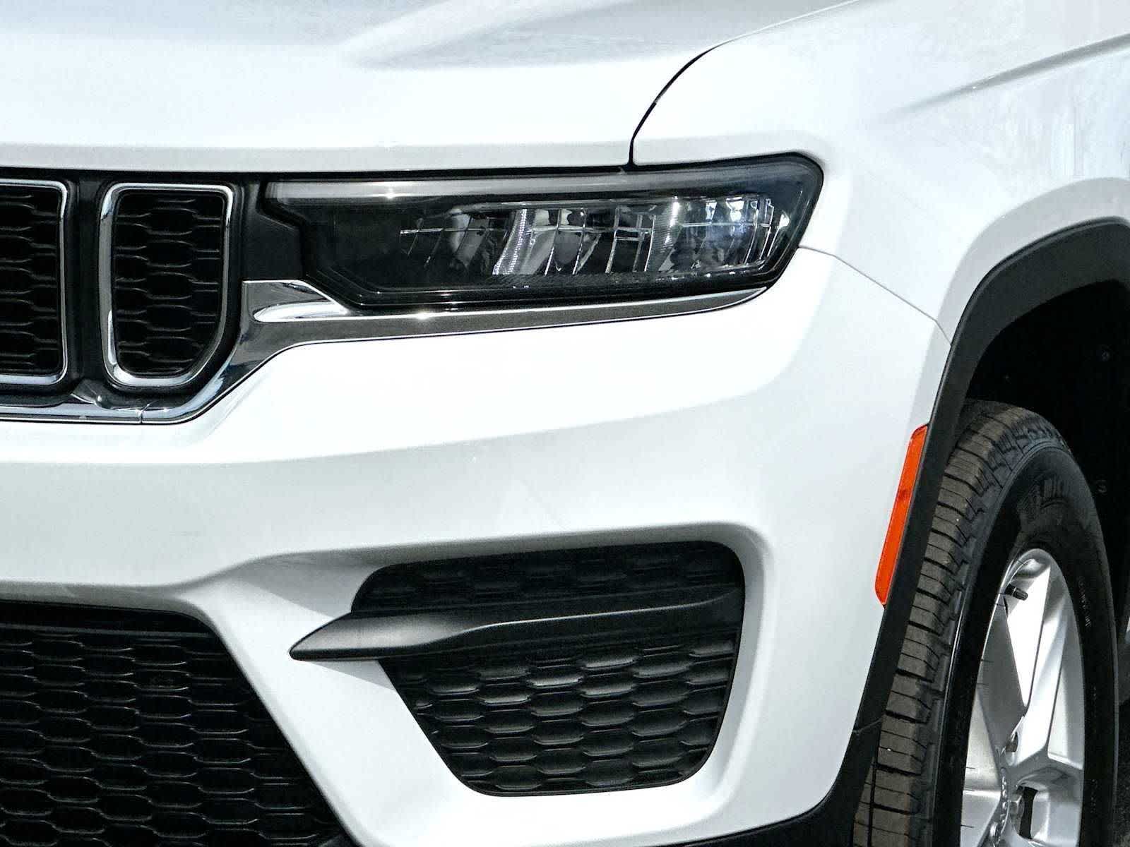 Thumbnail: 2026 Jeep Grand Cherokee - 16