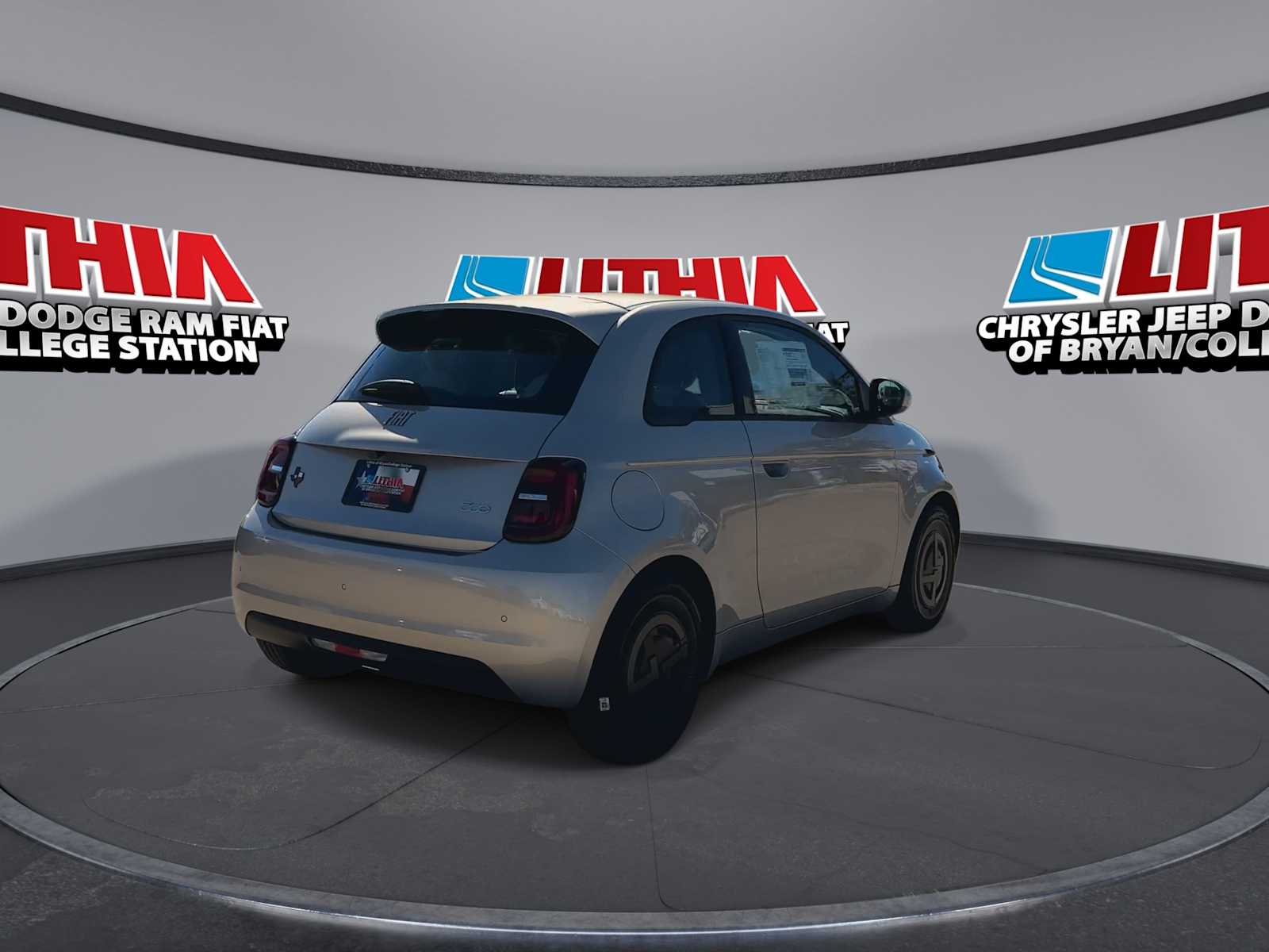 Thumbnail: 2025 Fiat 500e - 8