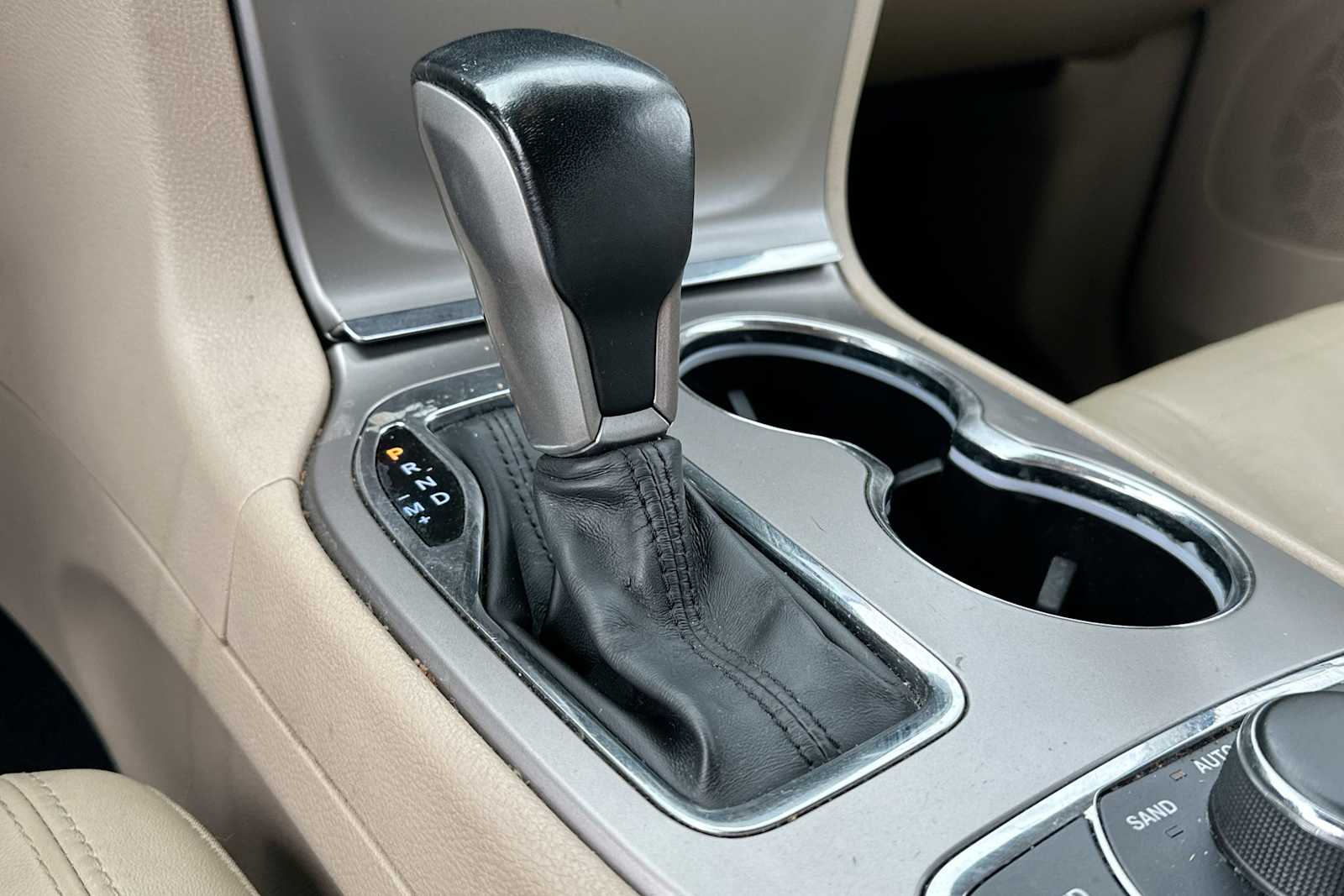 Thumbnail: 2021 Jeep Grand Cherokee - 21