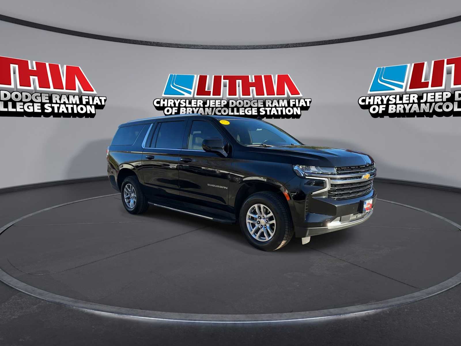 2022 Chevrolet Suburban LT 2