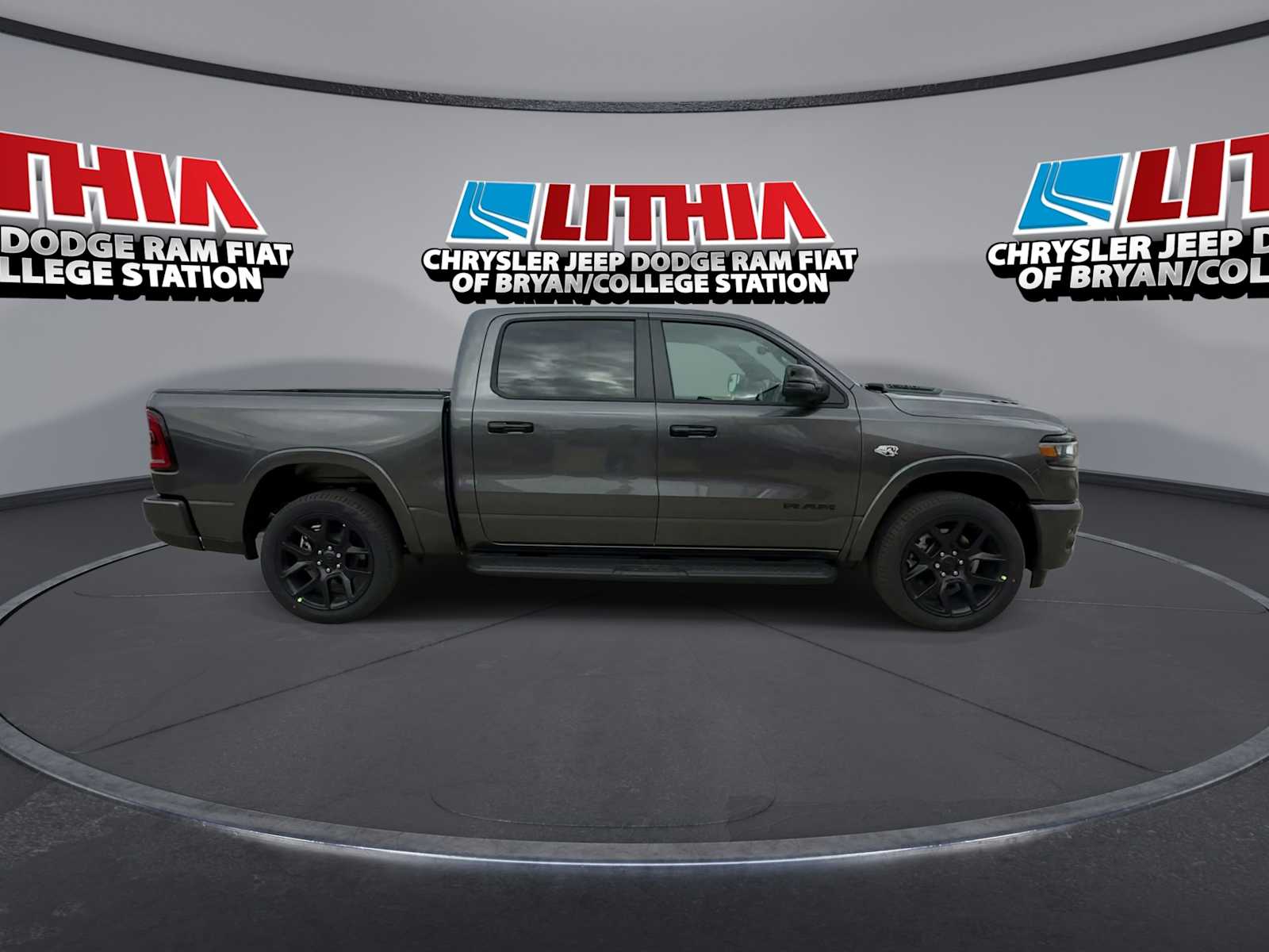 Thumbnail: 2026 RAM 1500 - 9