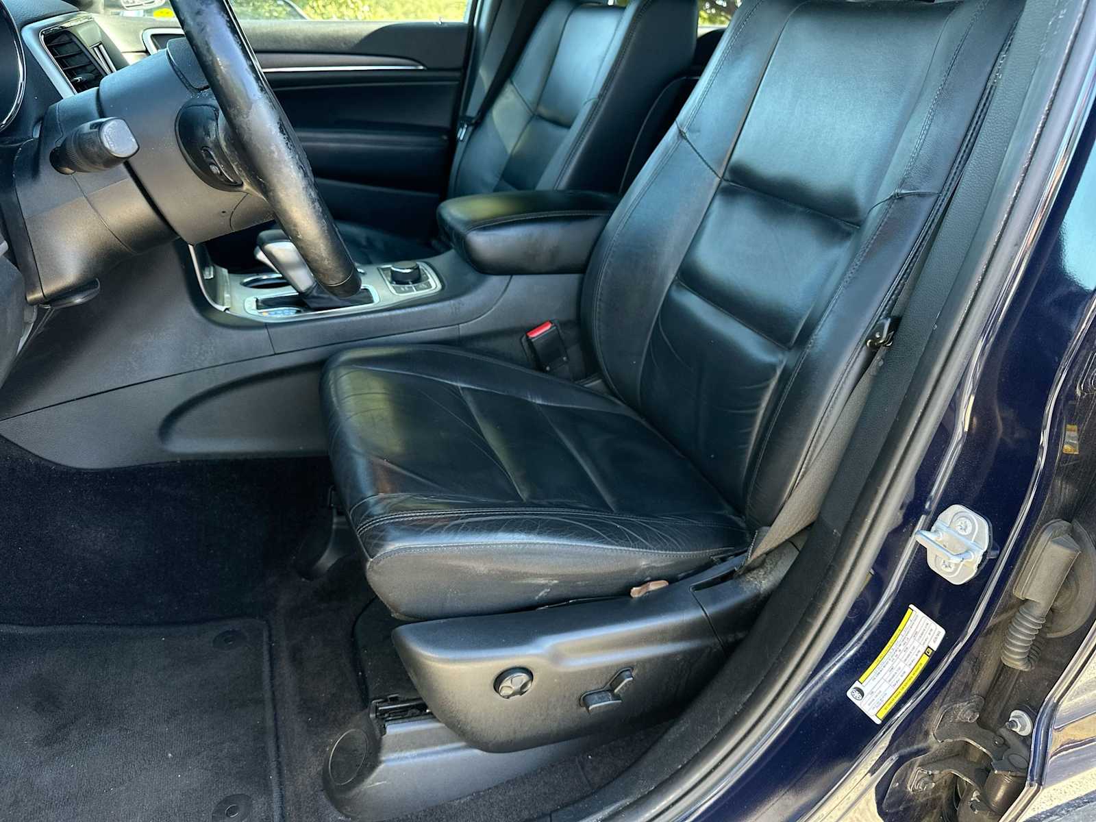 Thumbnail: 2018 Jeep Grand Cherokee - 17