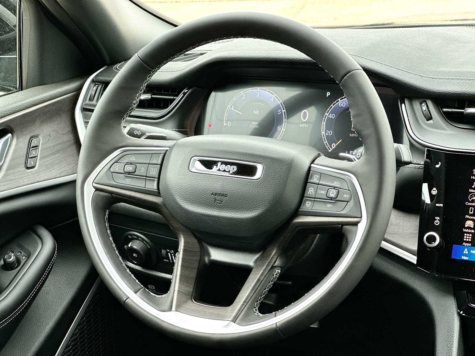 Thumbnail: 2026 Jeep Grand Cherokee - 27