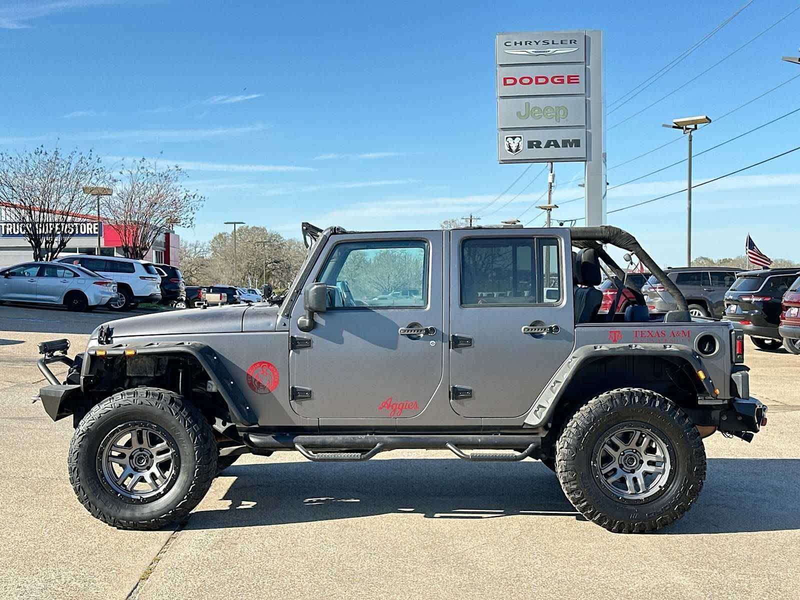 Thumbnail: 2016 Jeep Wrangler - 12