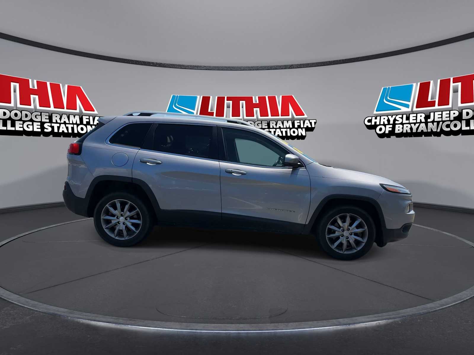 Thumbnail: 2018 Jeep Cherokee - 9