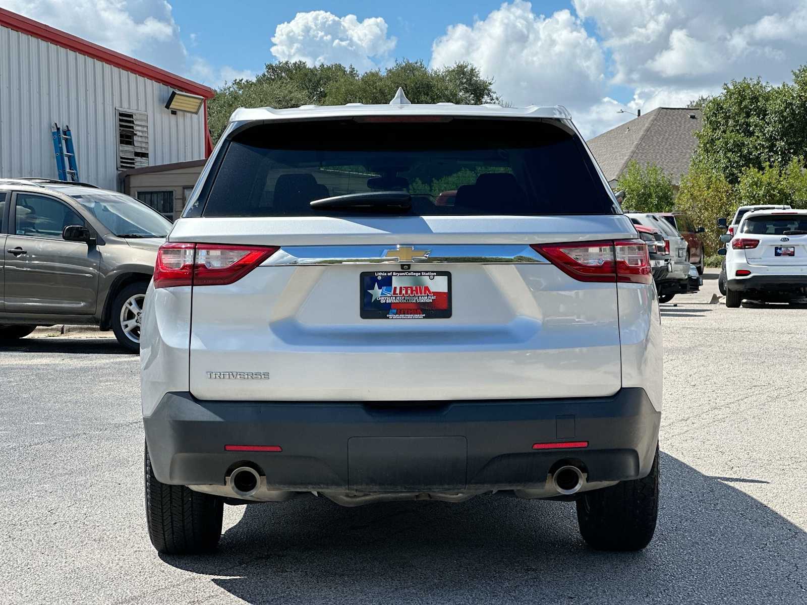 Thumbnail: 2021 Chevrolet Traverse - 14