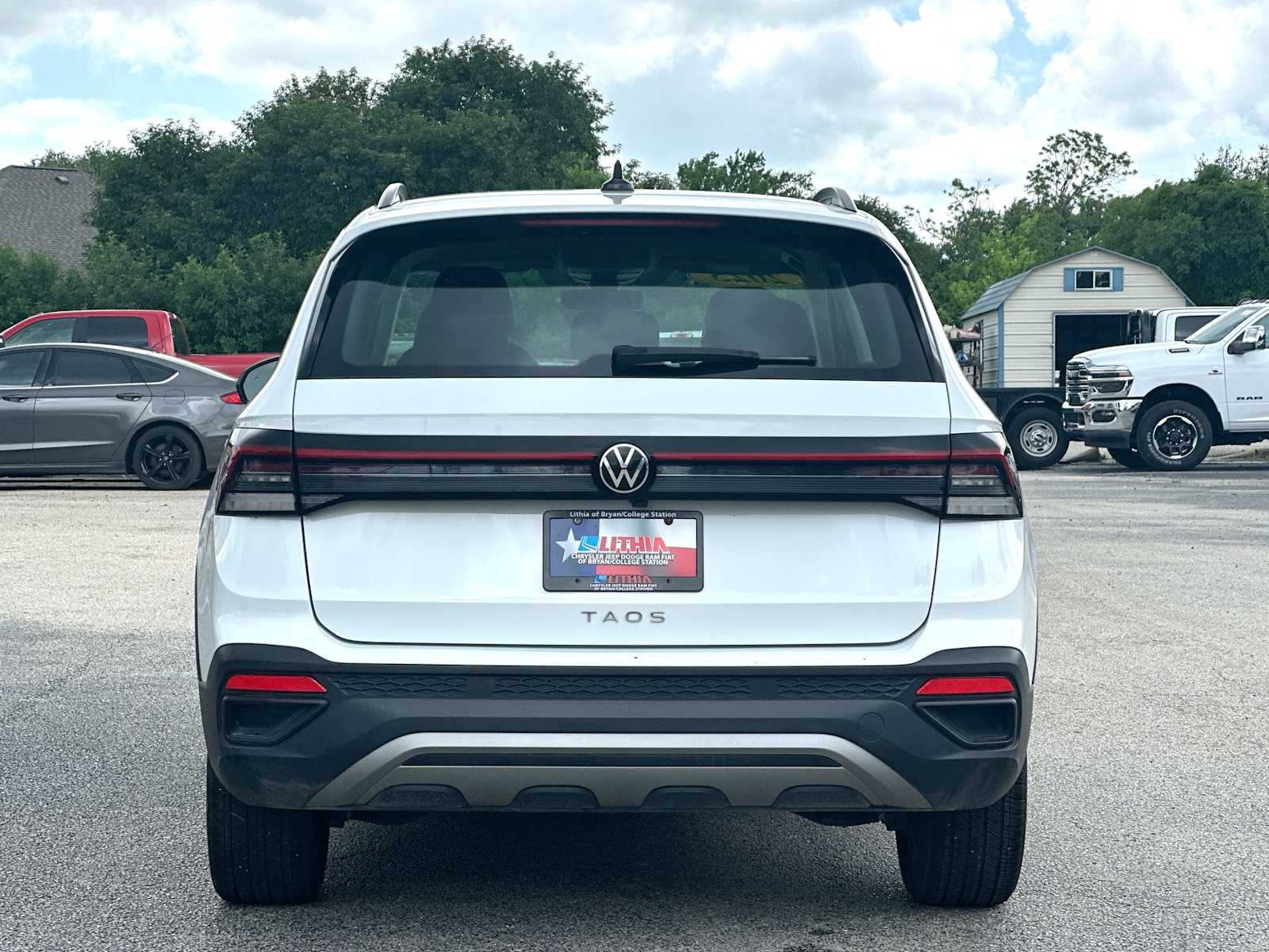 Thumbnail: 2025 Volkswagen Taos - 14