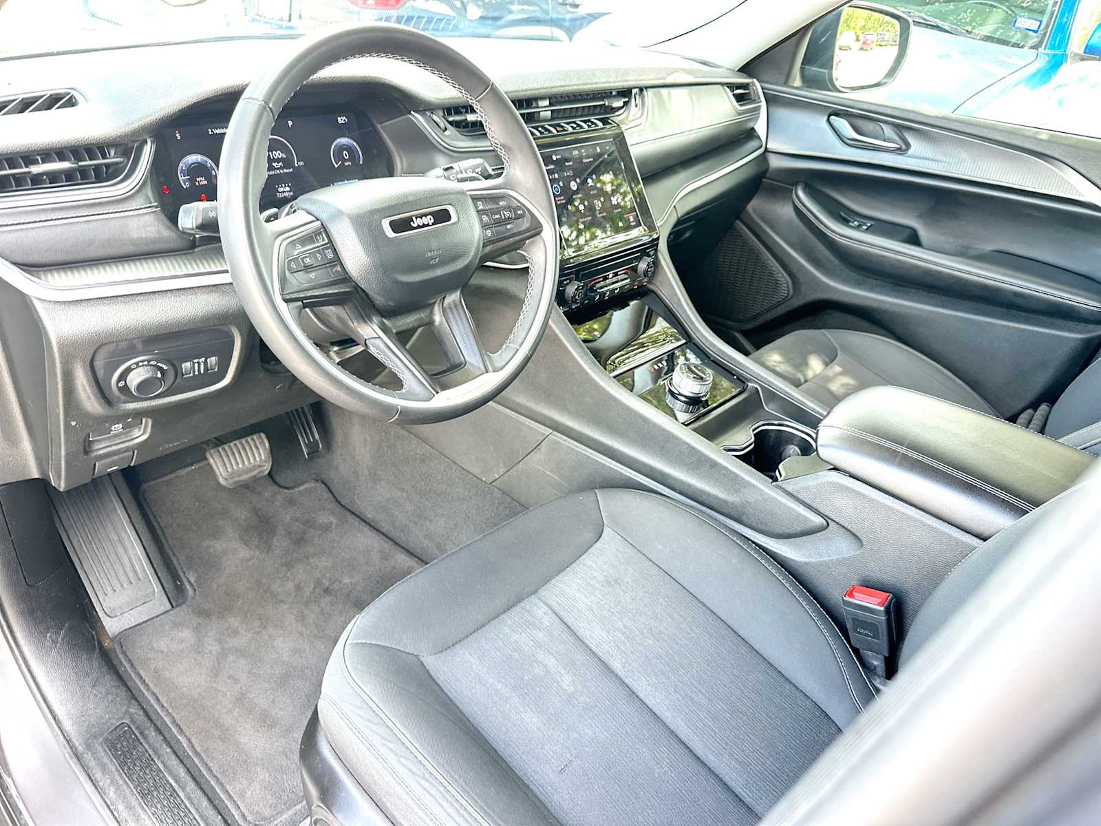 Thumbnail: 2024 Jeep Grand Cherokee - 18