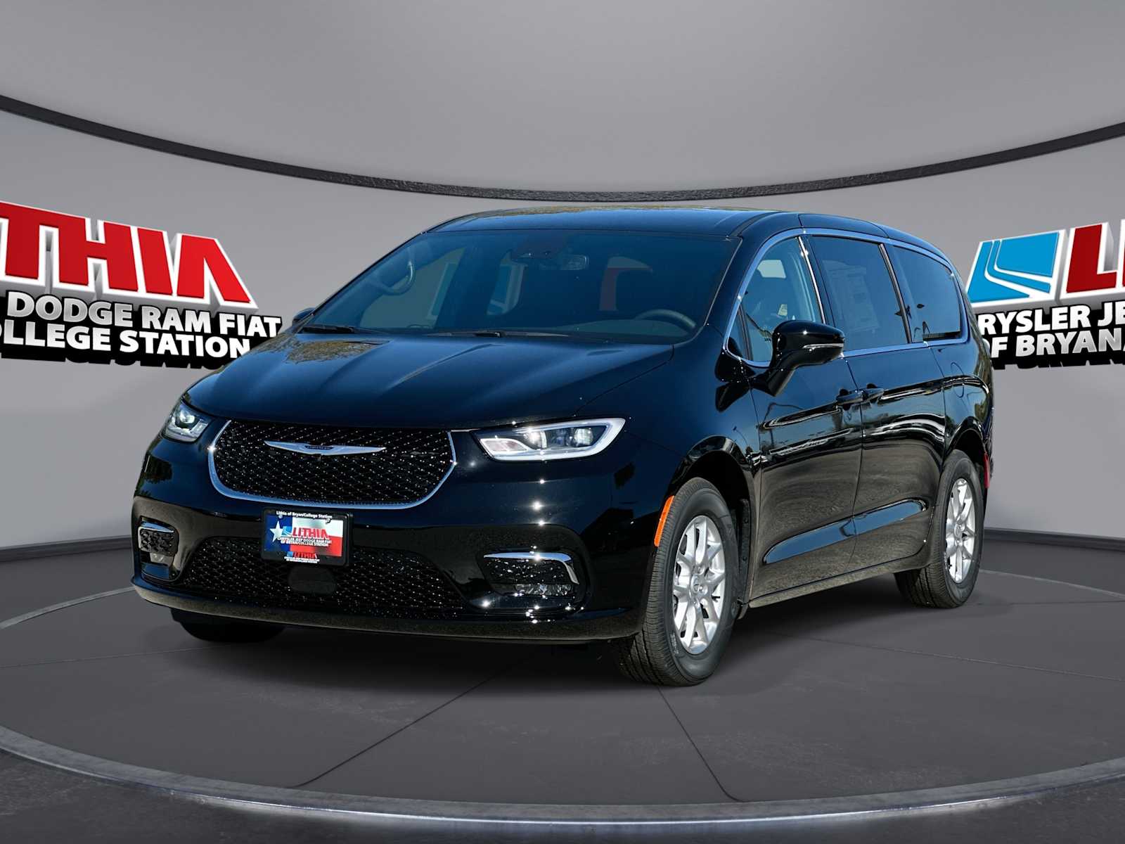 Thumbnail: 2026 Chrysler Pacifica - 1