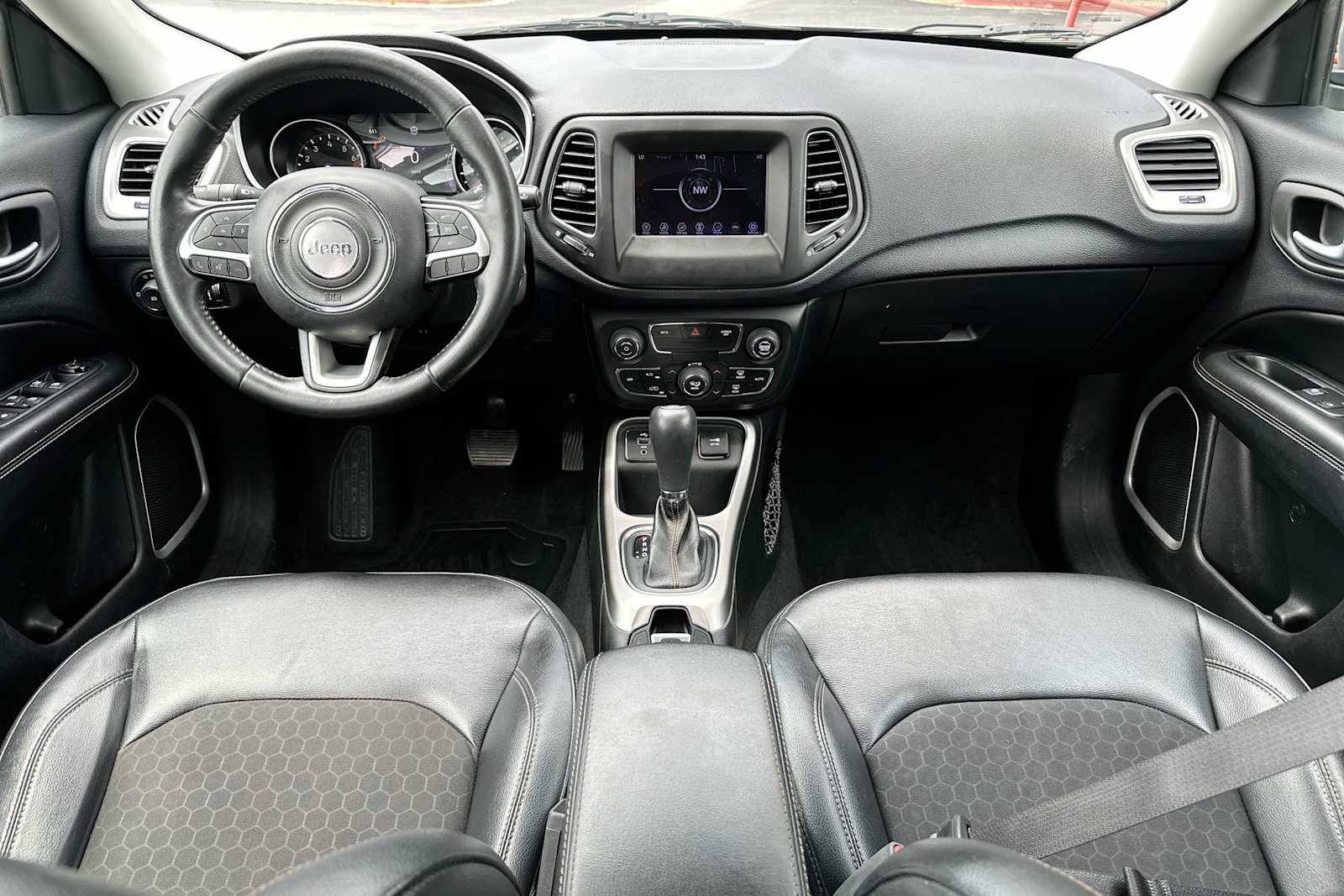 Thumbnail: 2018 Jeep Compass - 25