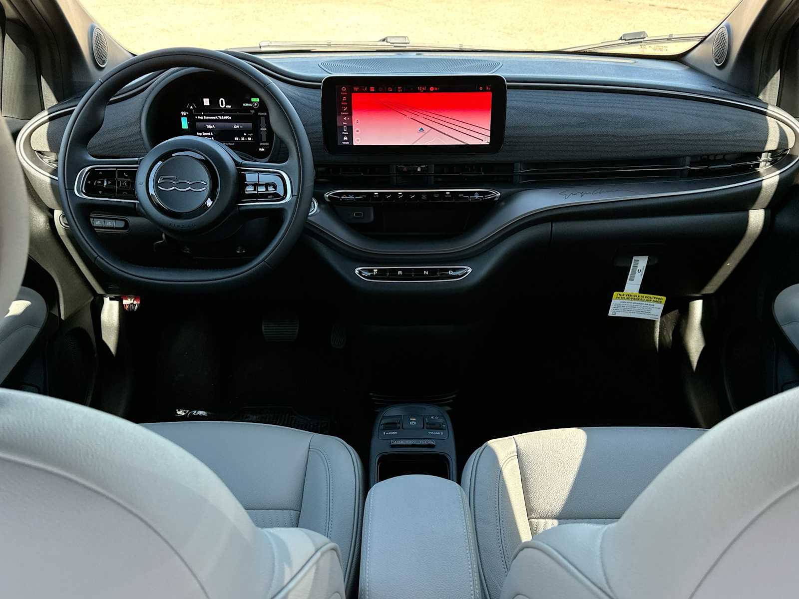 Thumbnail: 2025 Fiat 500e - 25