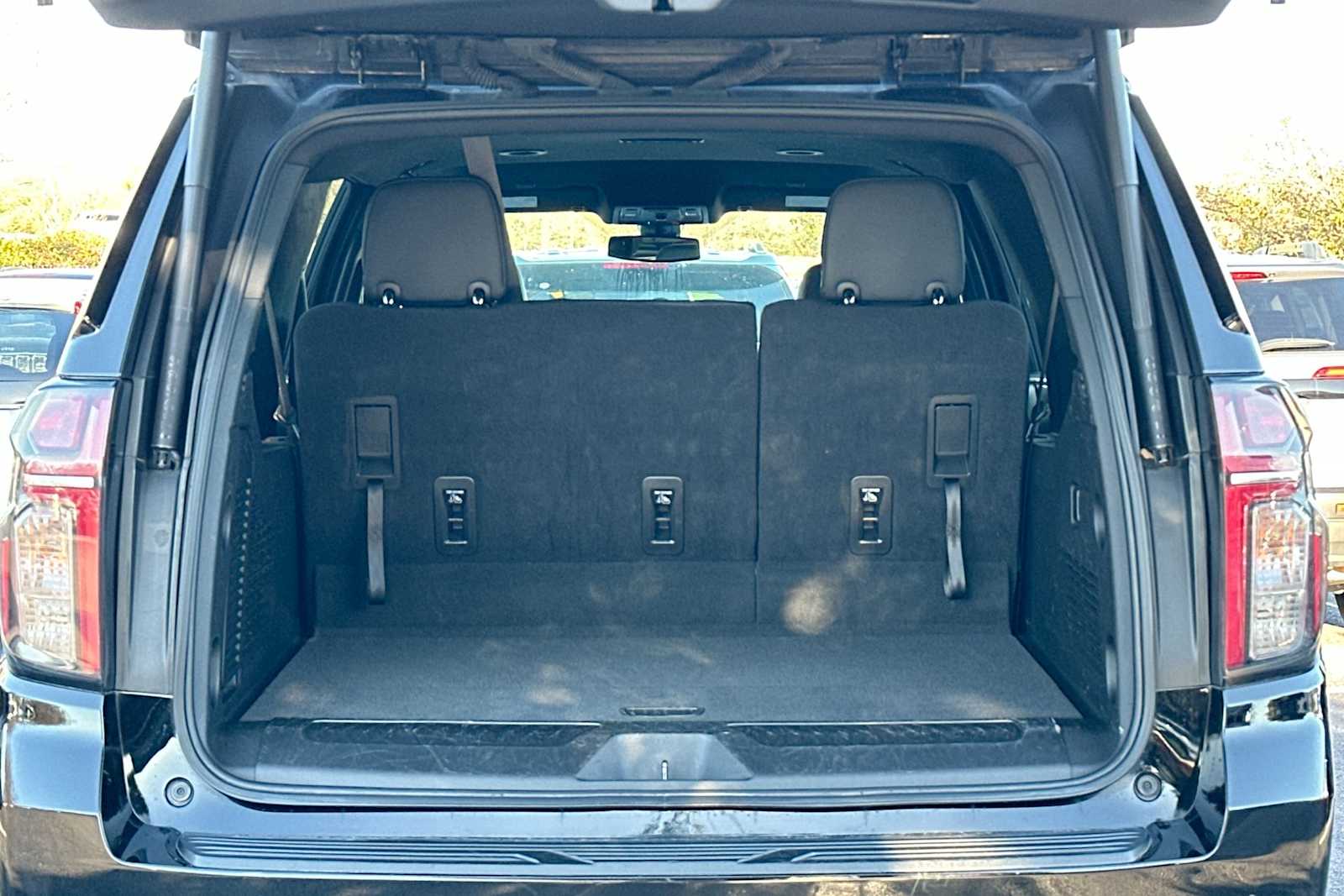 2022 Chevrolet Suburban LT 28