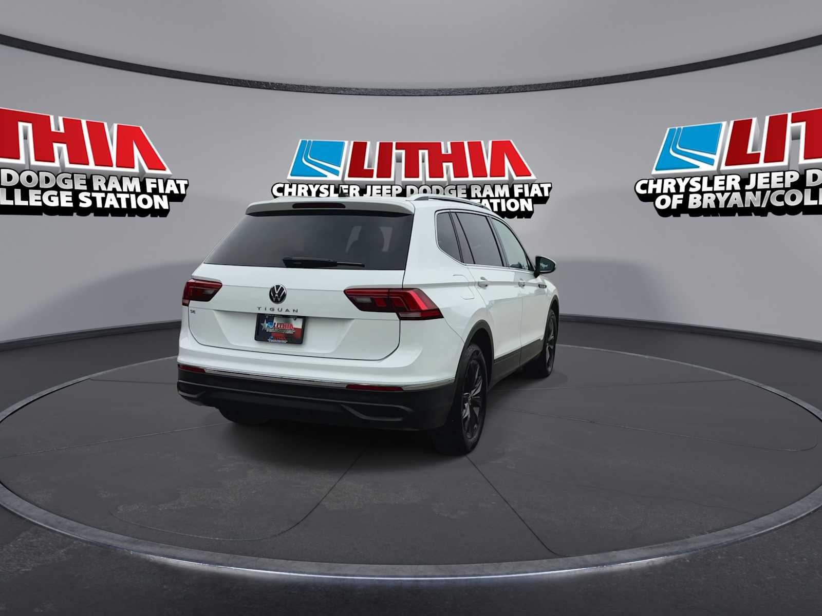 Thumbnail: 2024 Volkswagen Tiguan - 7