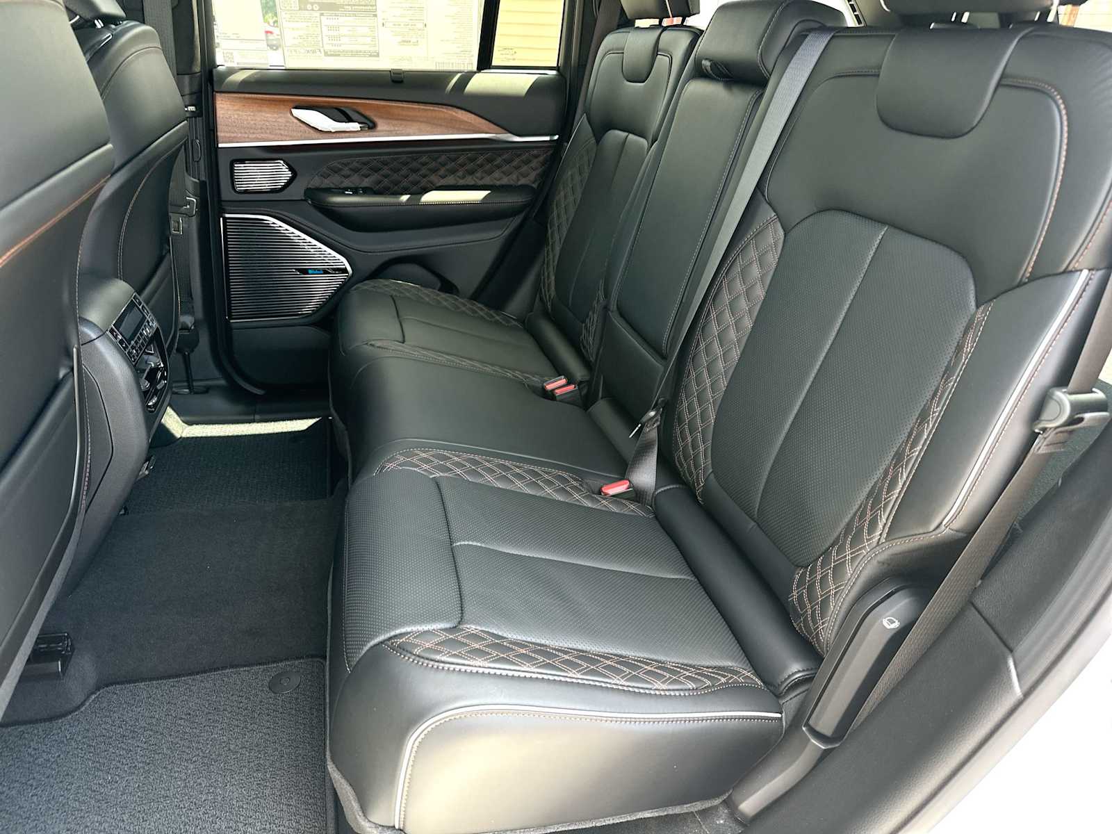 Thumbnail: 2026 Jeep Grand Cherokee - 23