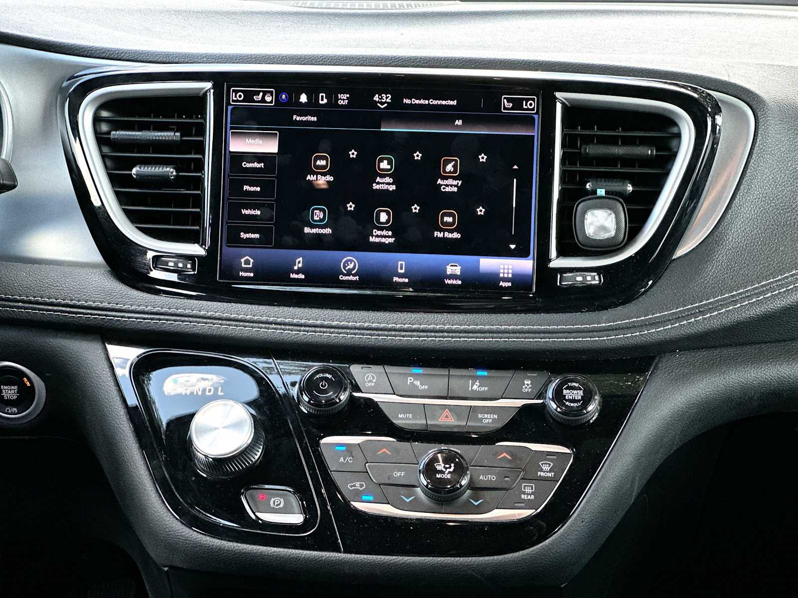Thumbnail: 2023 Chrysler Pacifica - 26