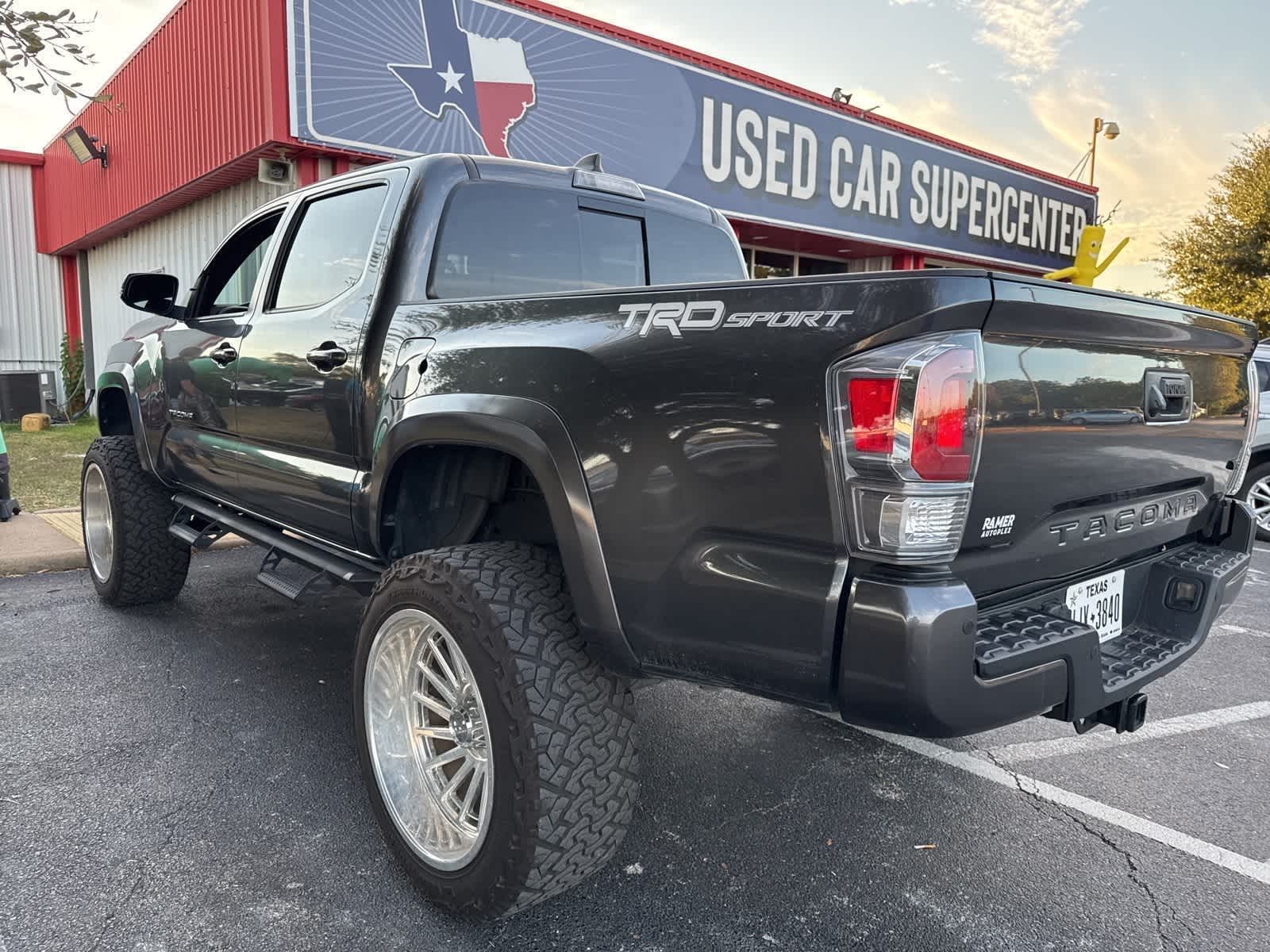Thumbnail: 2022 Toyota Tacoma - 3