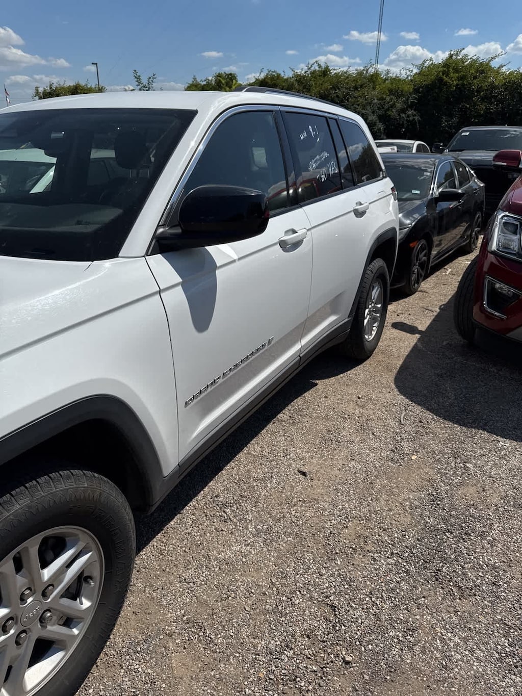 Used 2023 Jeep Grand Cherokee Laredo SUV