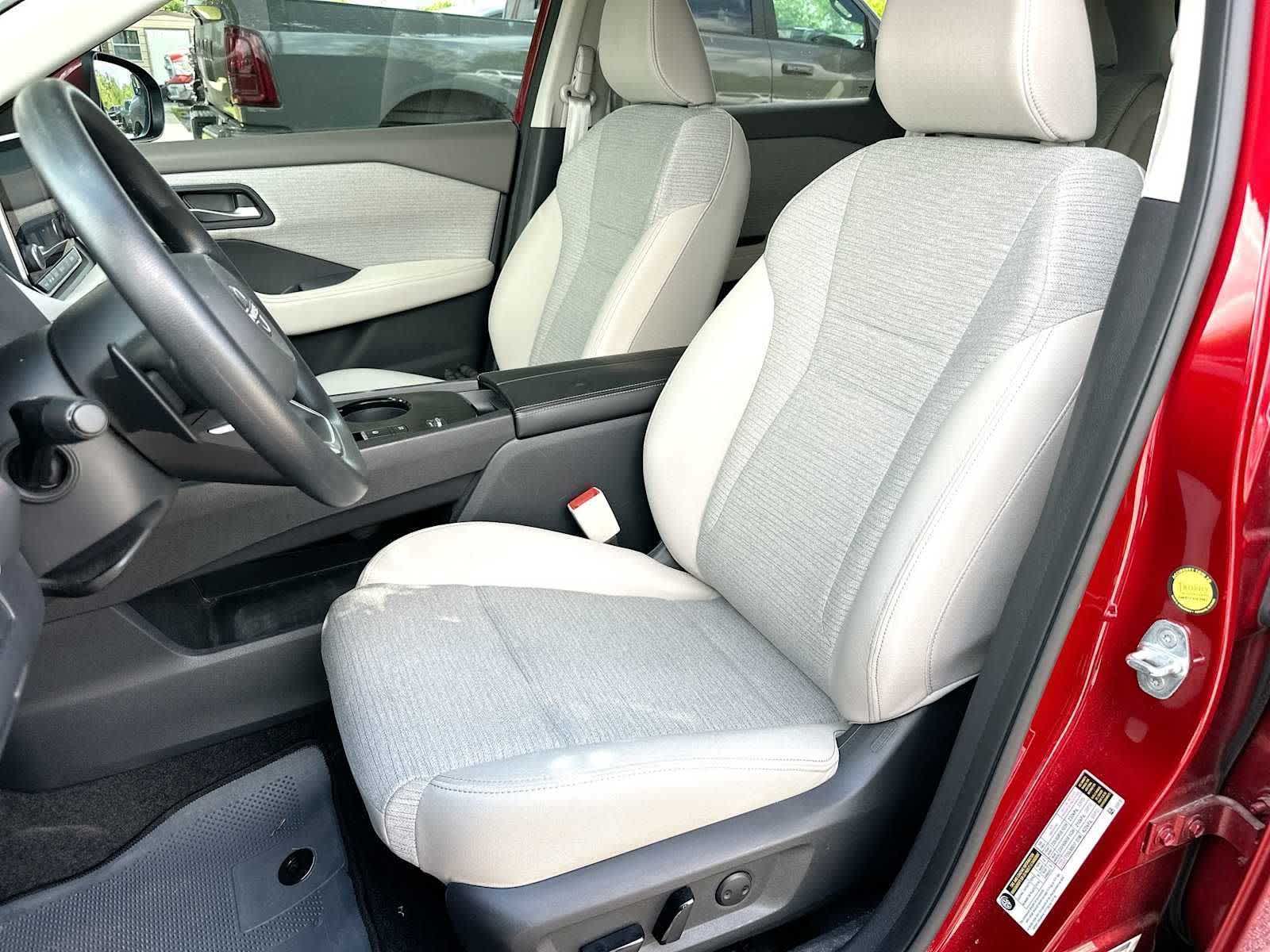 Thumbnail: 2023 Nissan Rogue - 17