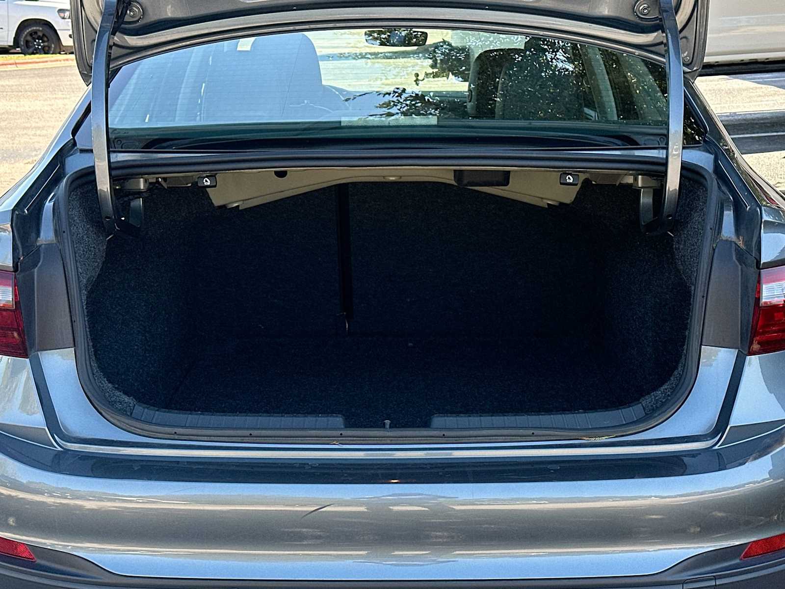 Thumbnail: 2024 Volkswagen Jetta - 28