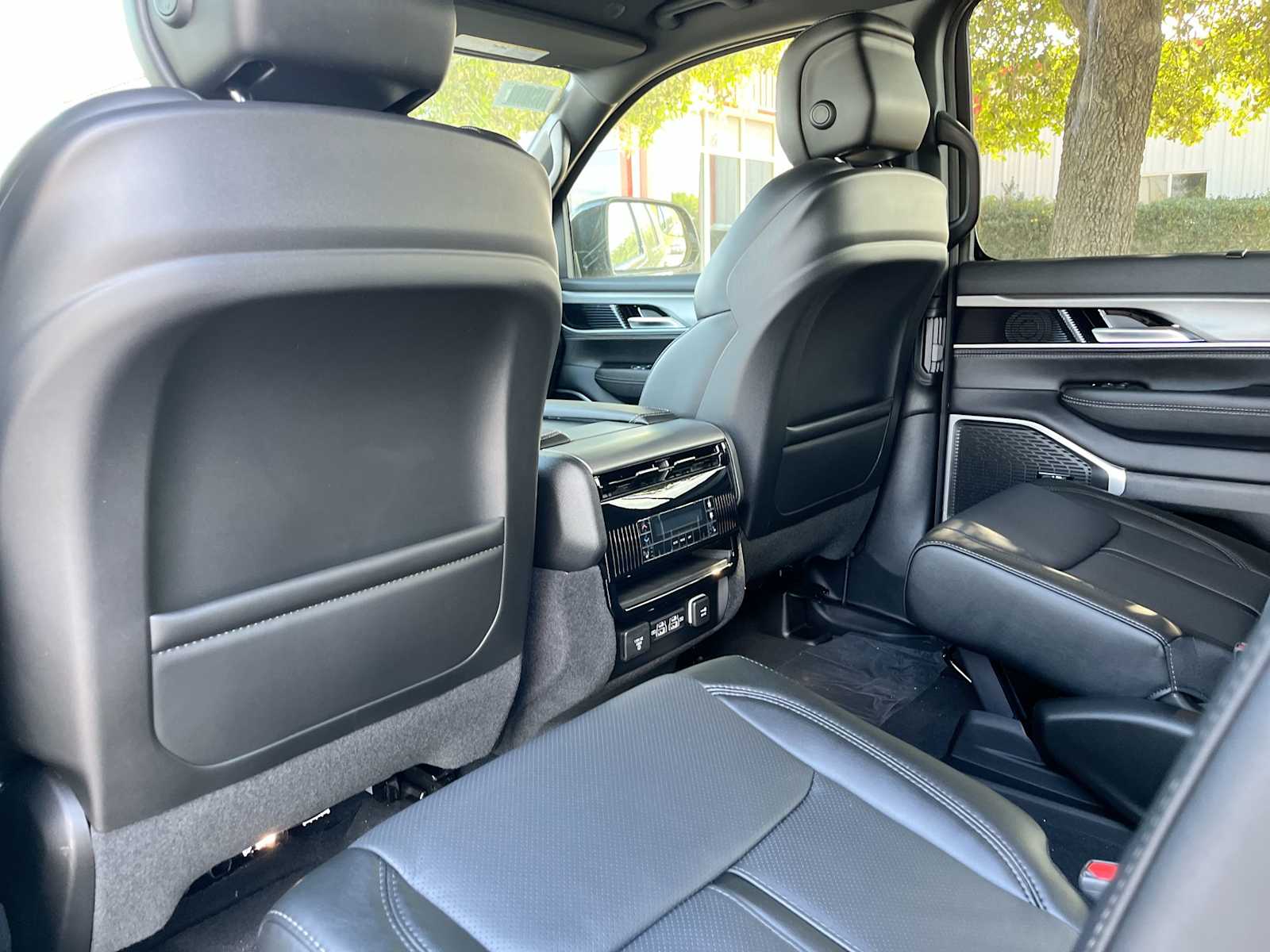 2026 Jeep Grand Wagoneer L Limited Altitude - Photo 24
