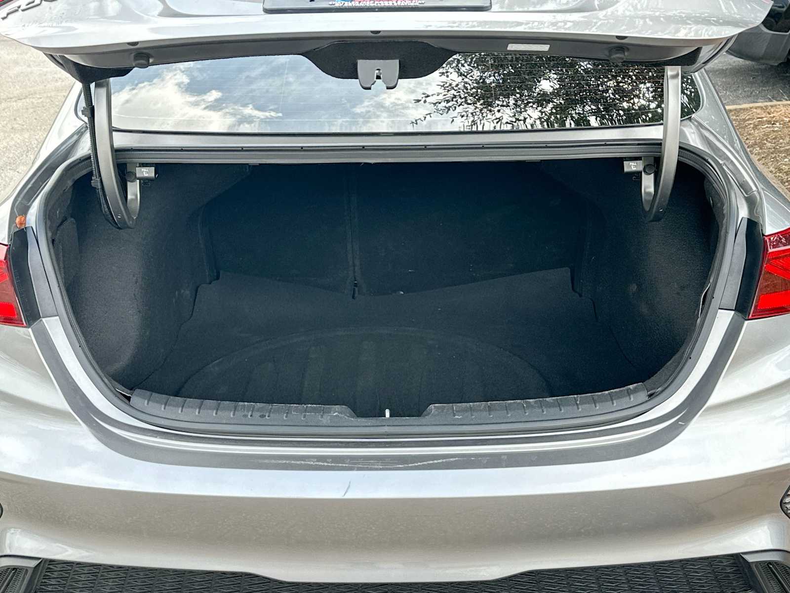 Thumbnail: 2024 Kia Forte - 28