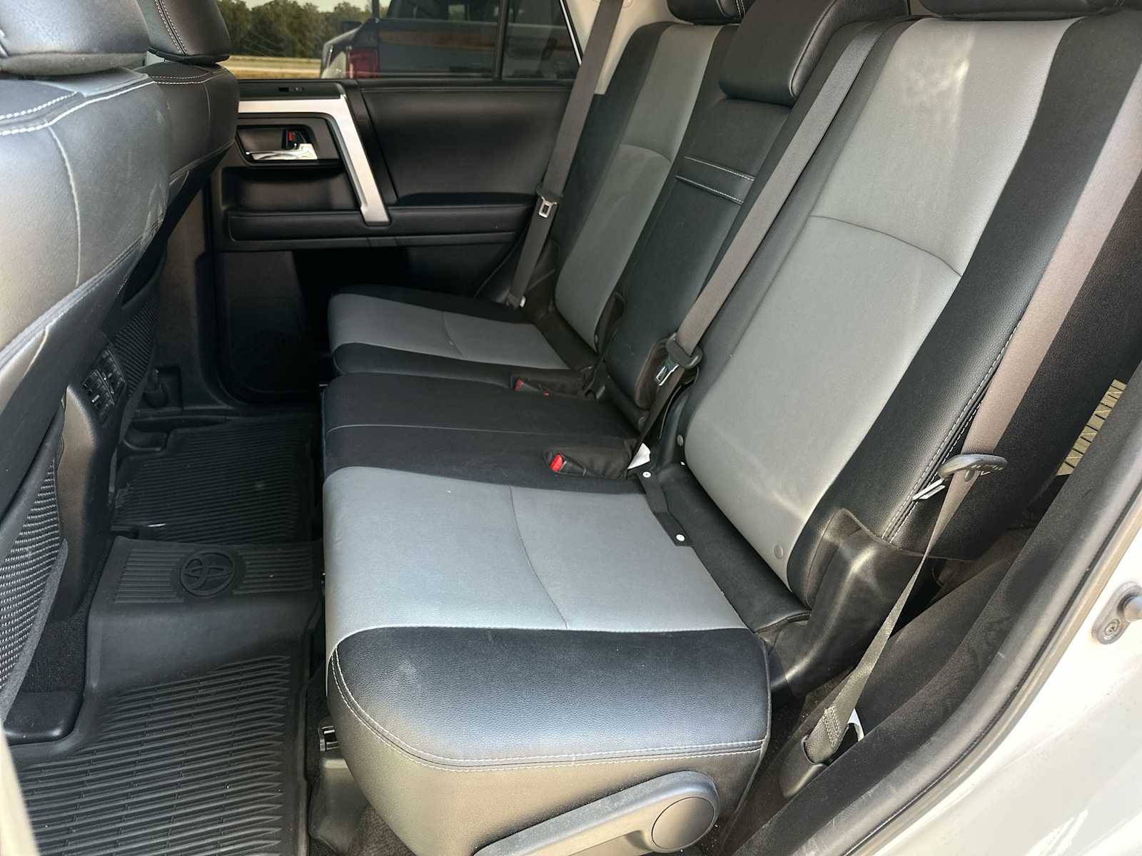 Thumbnail: 2022 Toyota 4Runner - 23