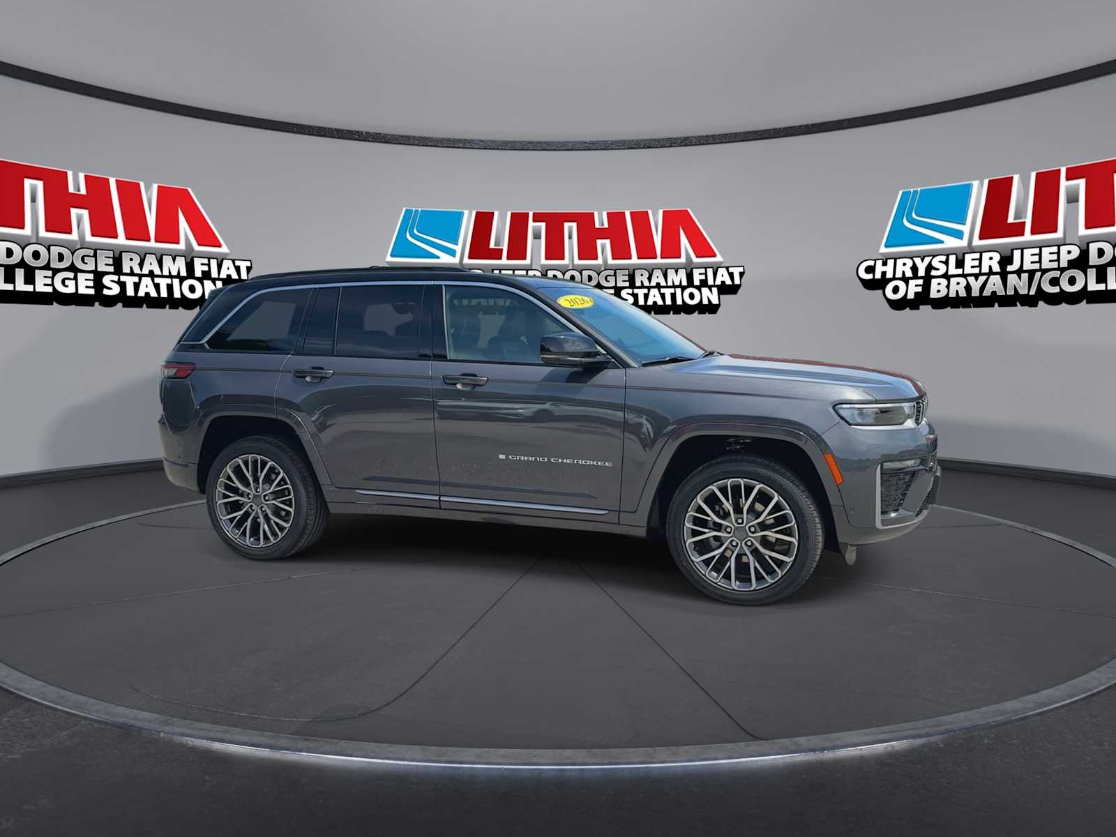 Thumbnail: 2026 Jeep Grand Cherokee - 9